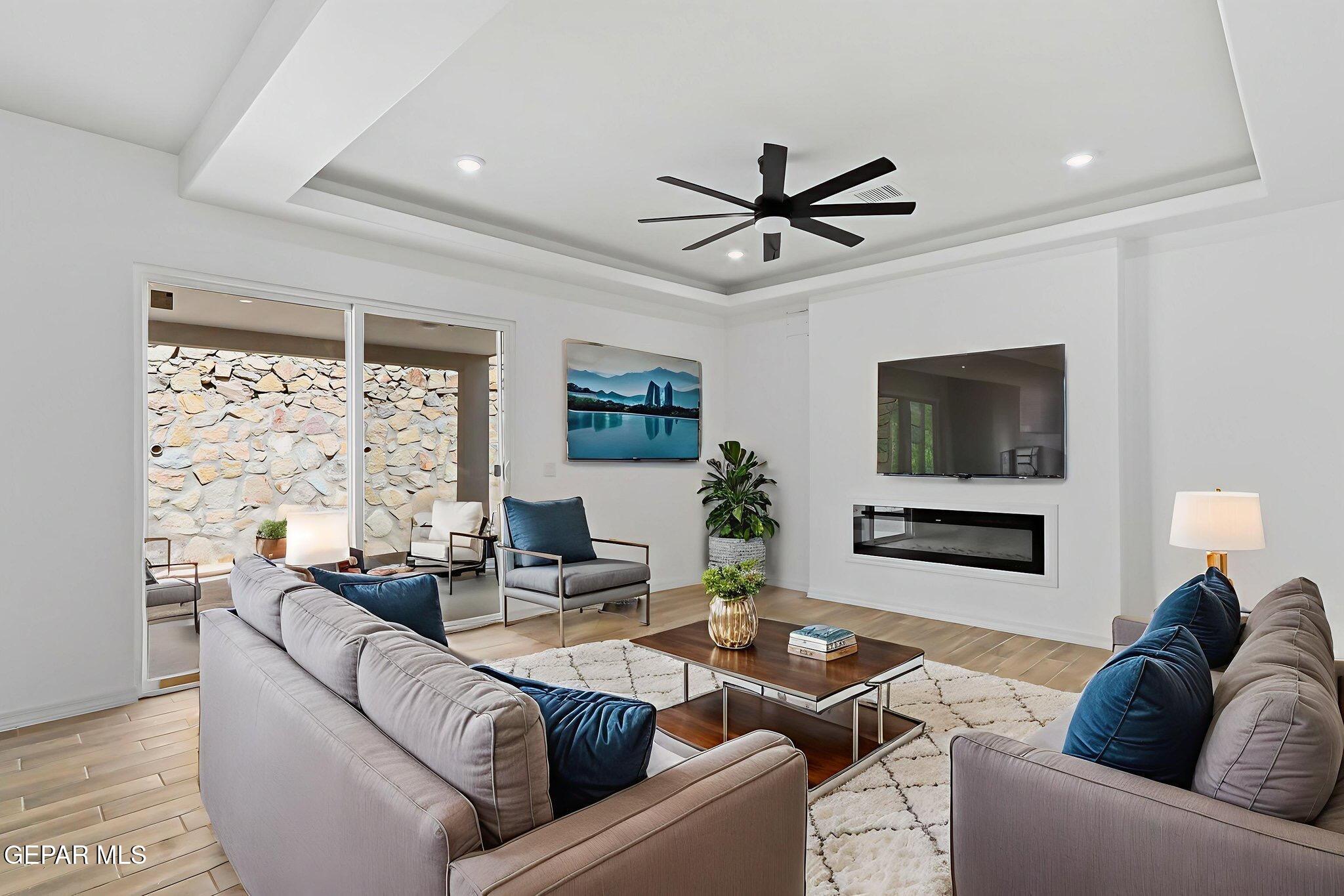 216 Emerald Brass Property Photo 10