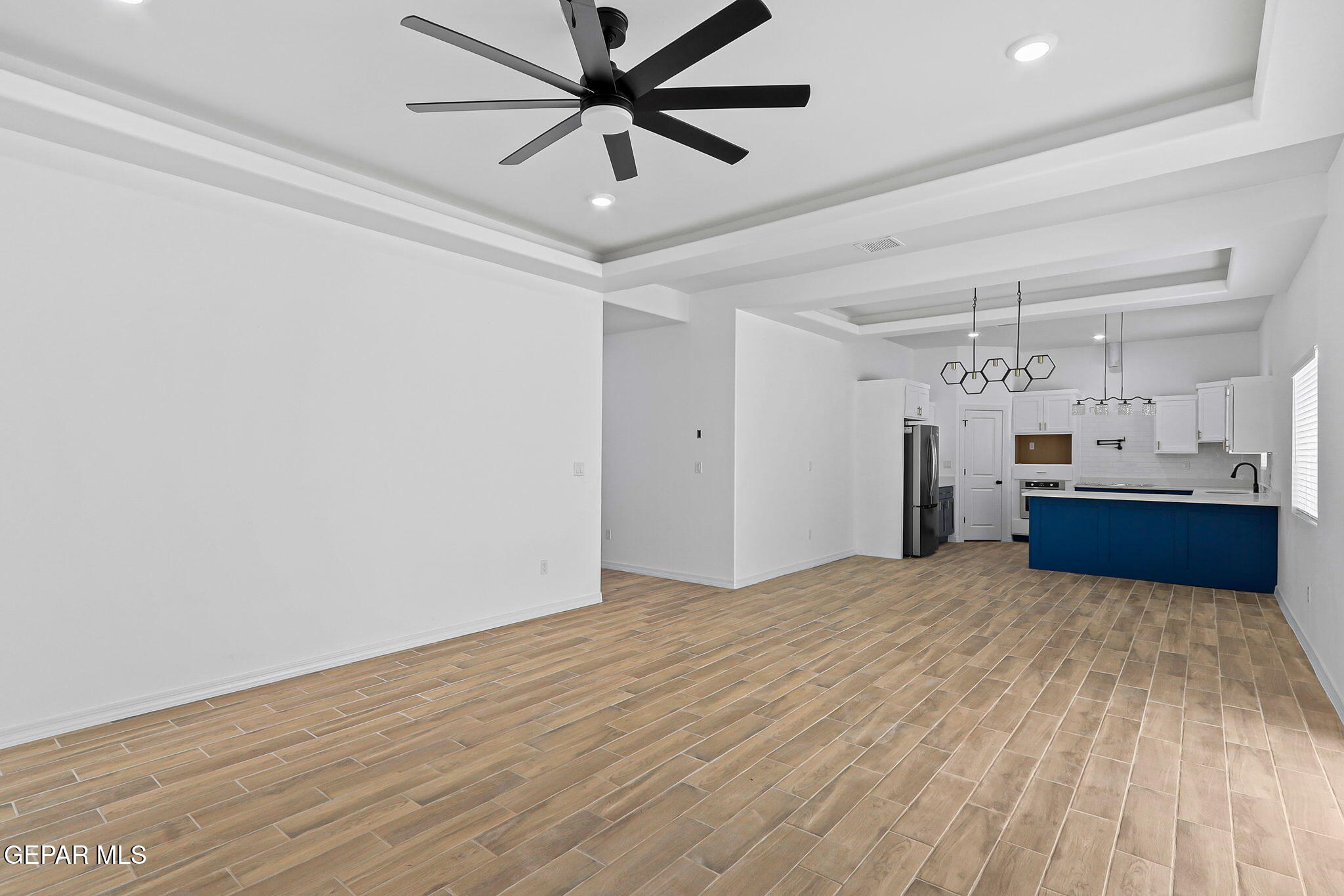 216 Emerald Brass Property Photo 12