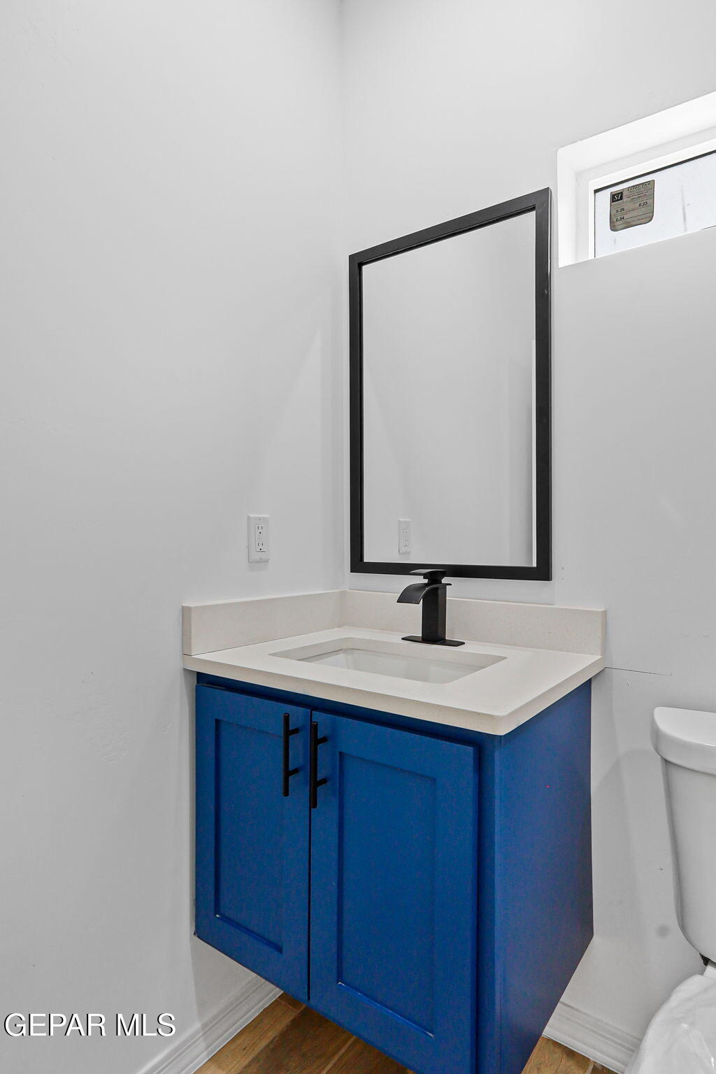 216 Emerald Brass Property Photo 15