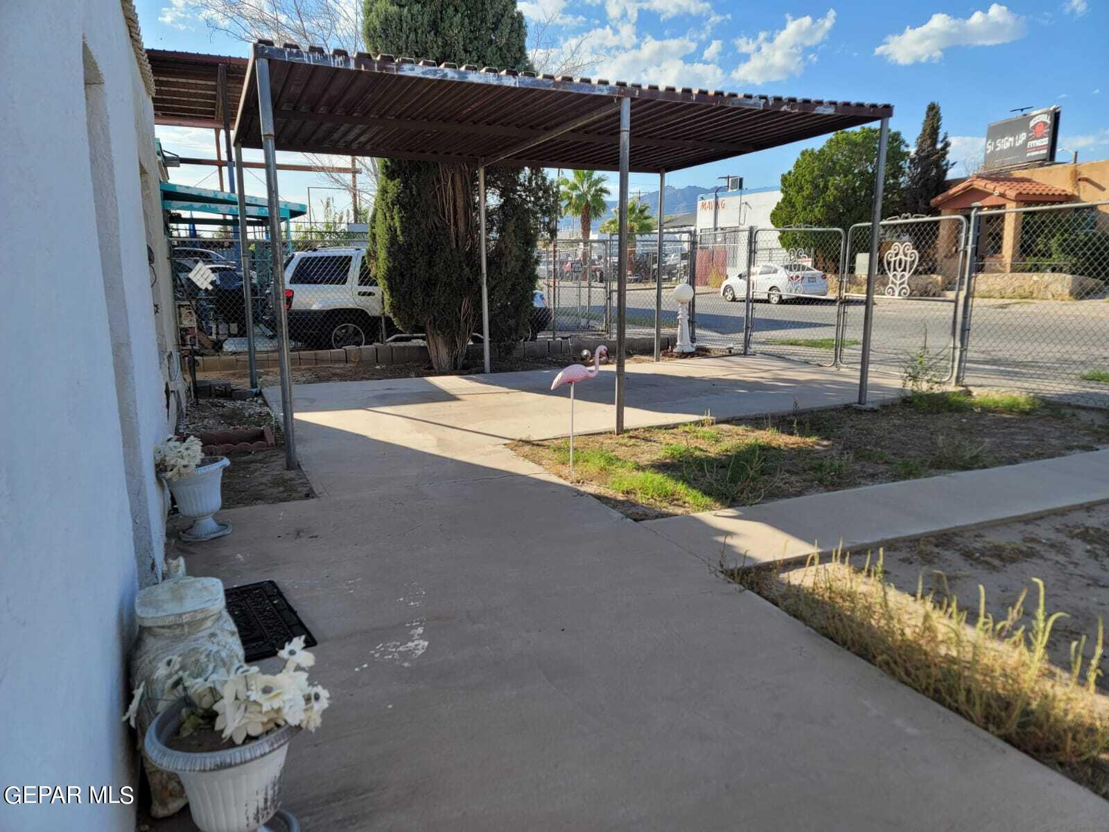 5612 Dailey Avenue Property Photo 3