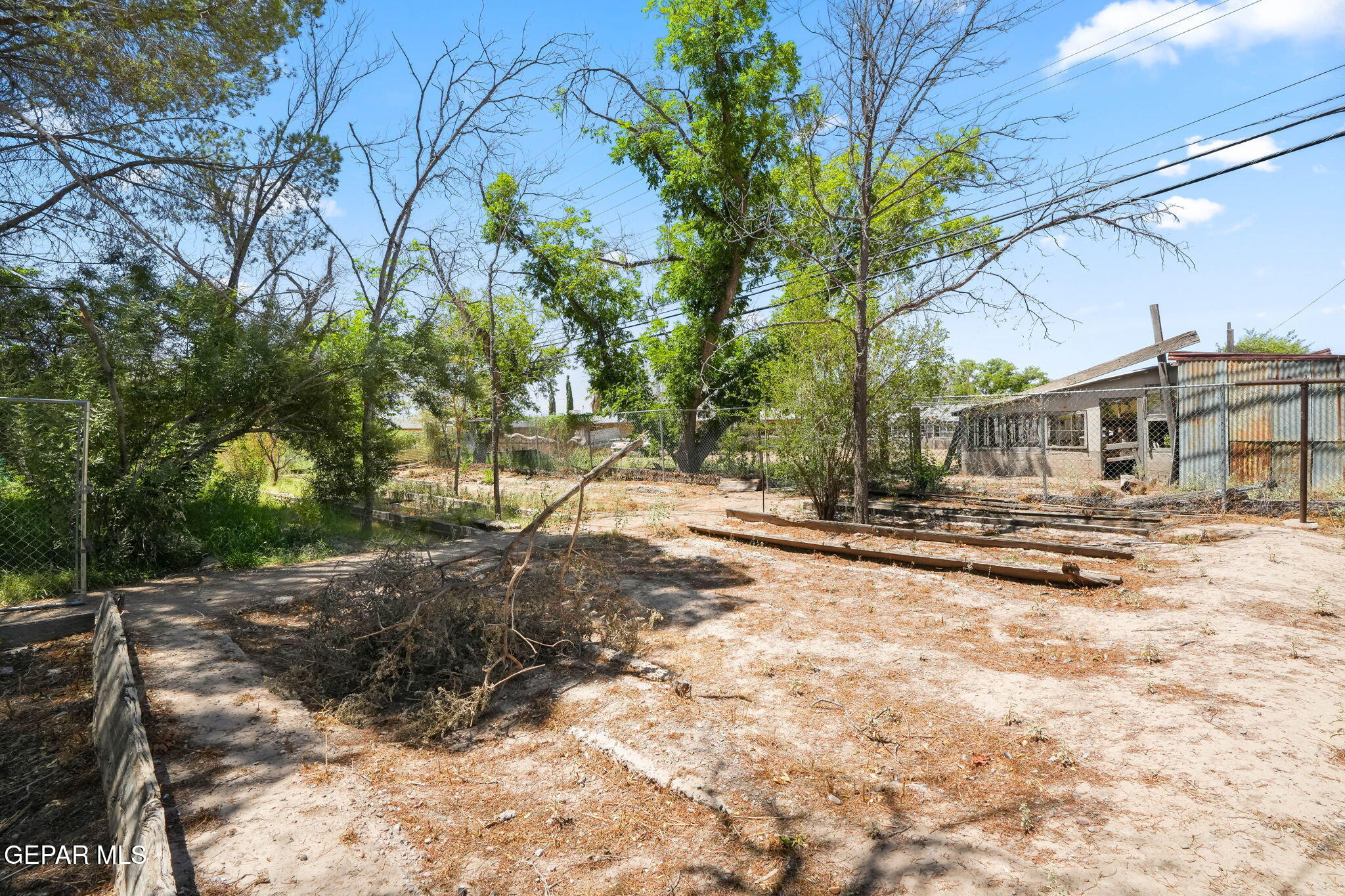 145 S Clark Drive Property Photo 26