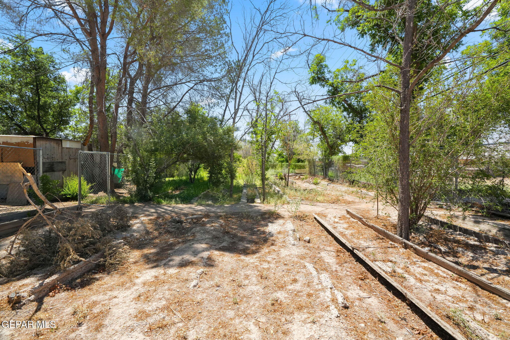 145 S Clark Drive Property Photo 27