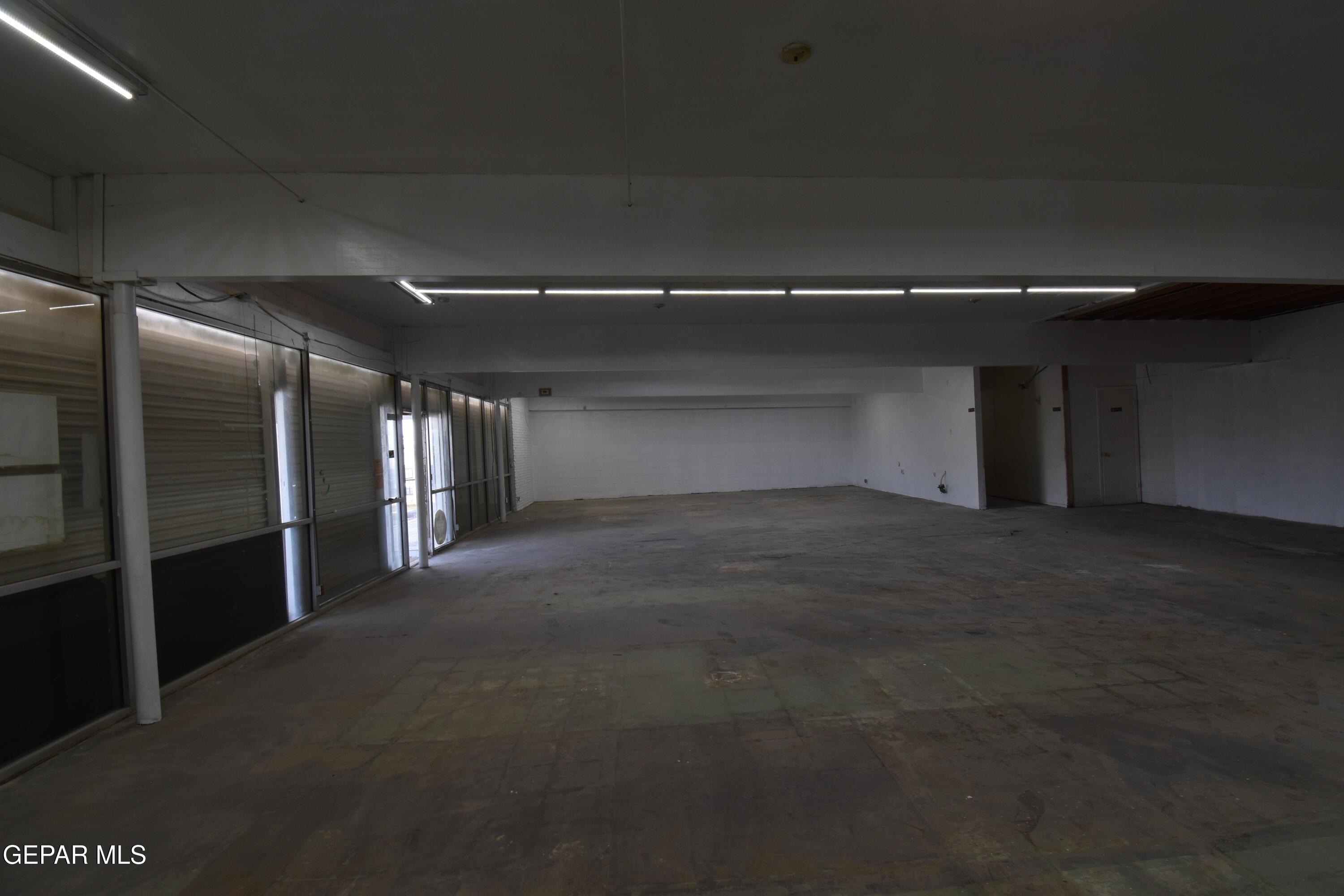 9294 Mccombs Street Property Photo 4