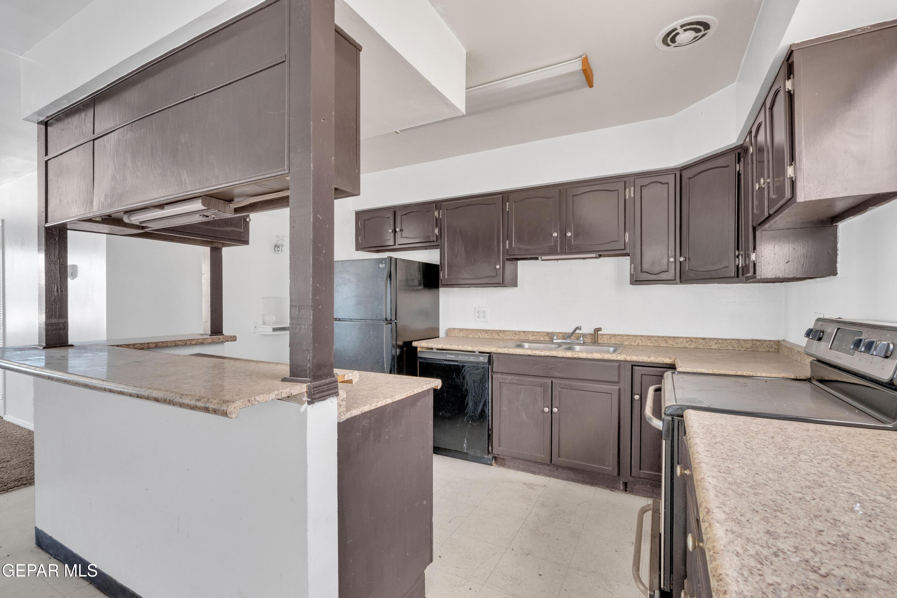 7605 Parkland Drive Property Photo 12