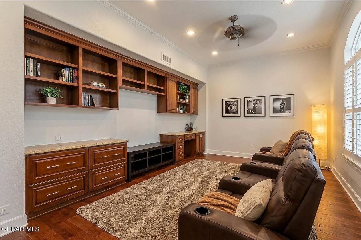 6528 Calle Placido Drive Property Photo 4
