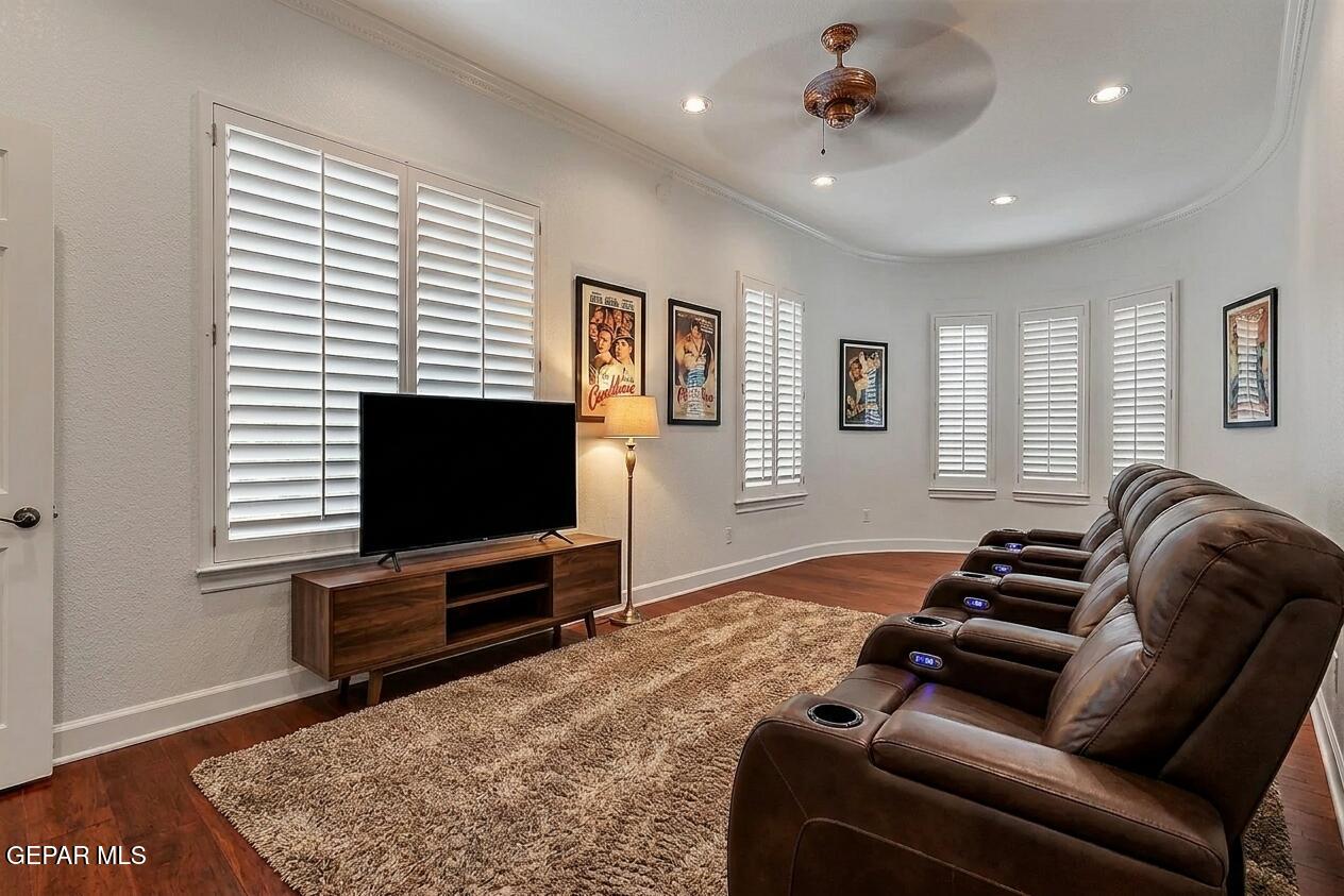 6528 Calle Placido Drive Property Photo 5