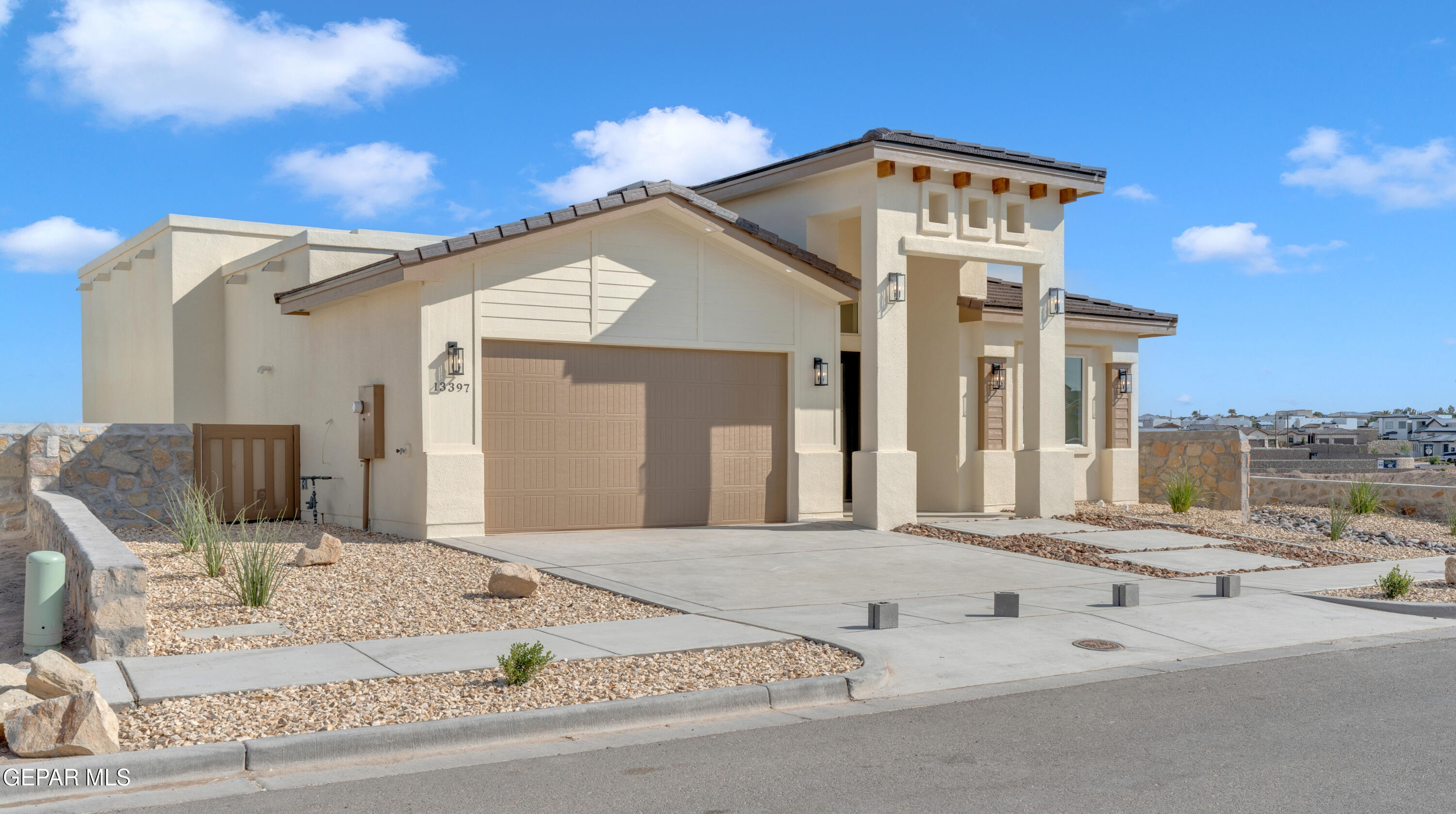 13397 Emerald Pearl Drive Property Photo 4