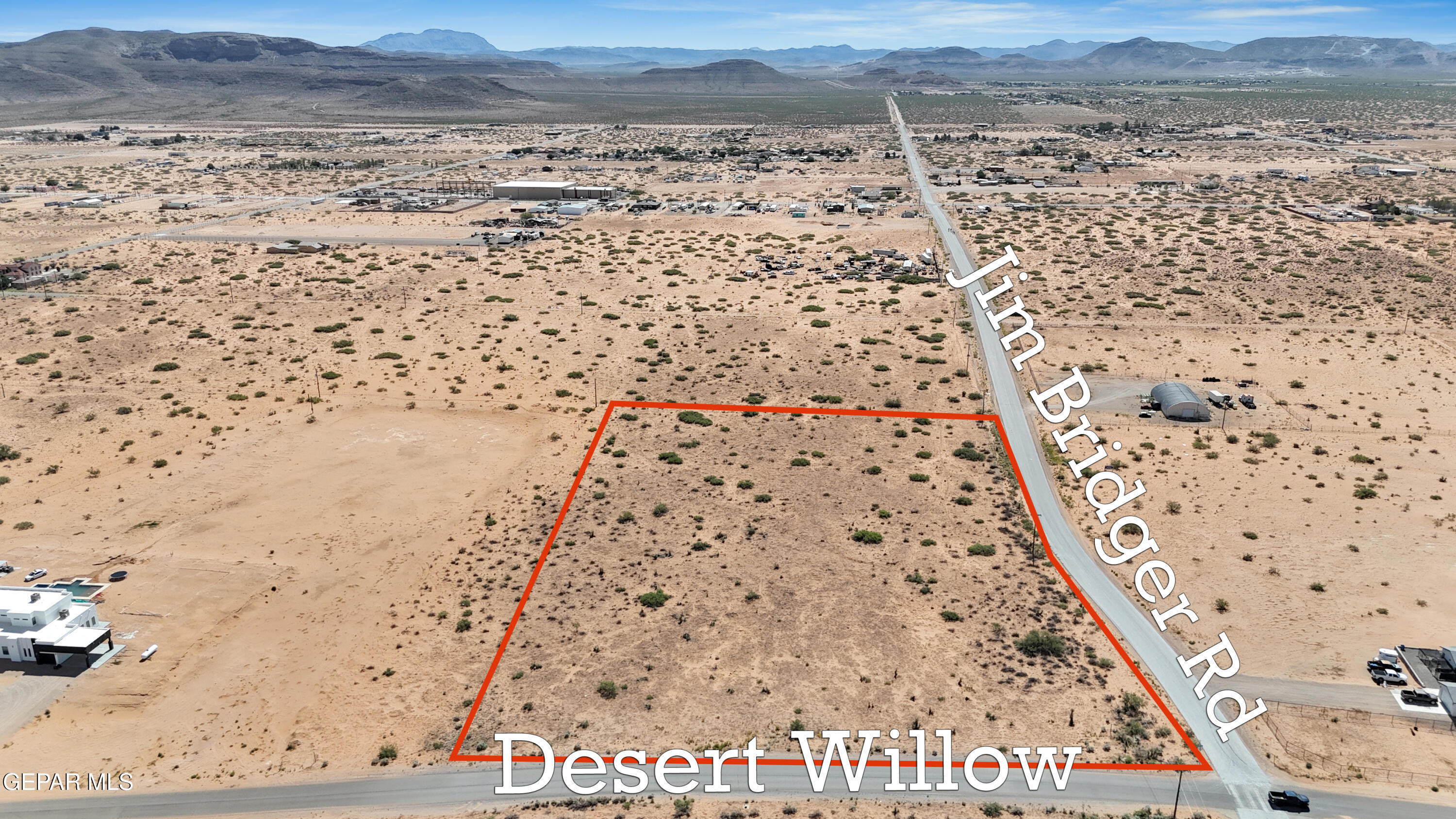 5700 Desert Willow Drive Property Photo 4