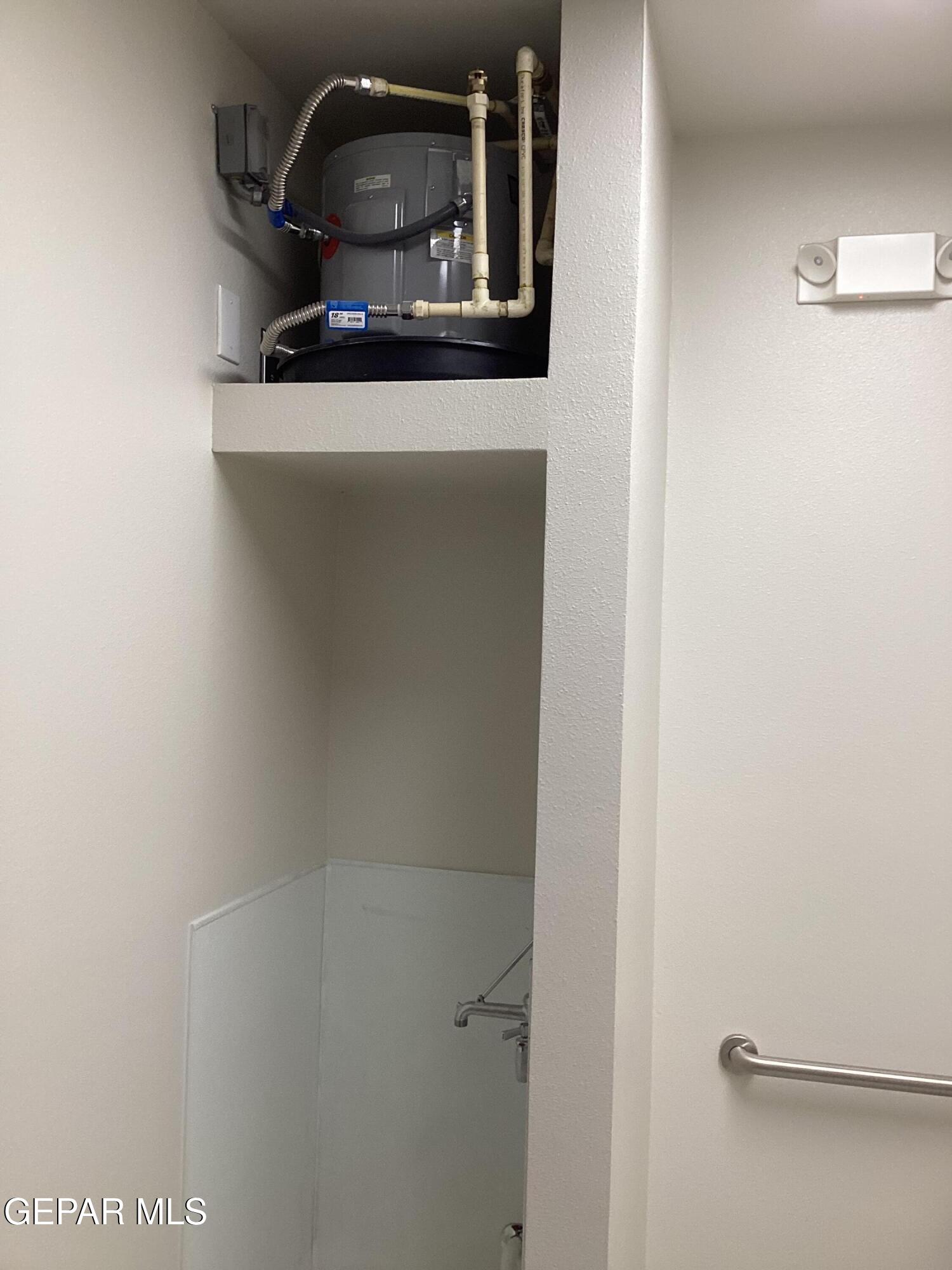 5740 Cleveland Avenue, B Property Photo 10