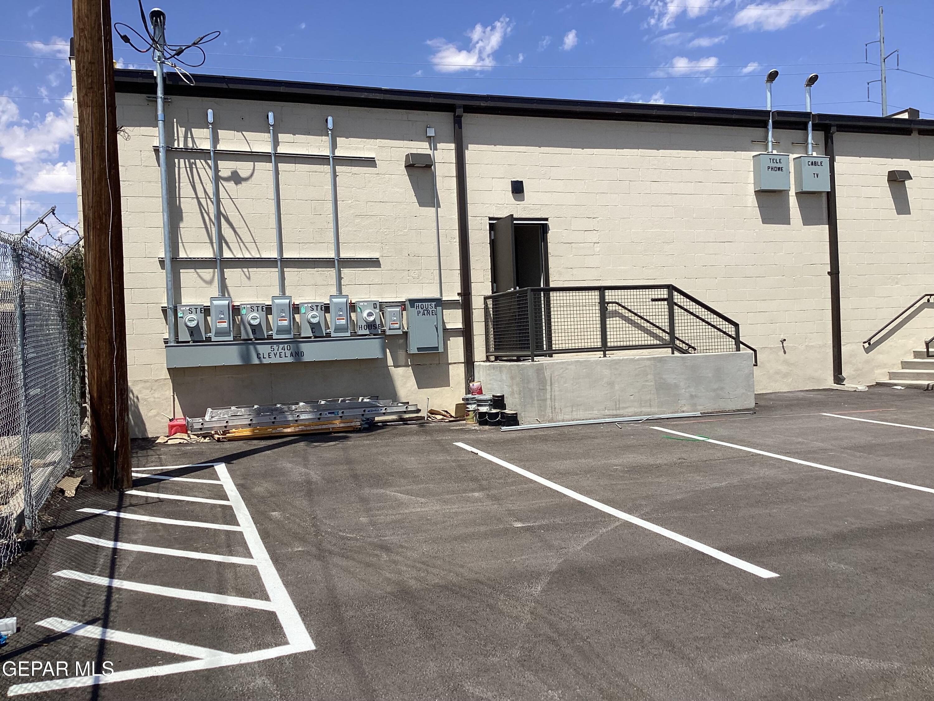 5740 Cleveland Avenue, B Property Photo 11