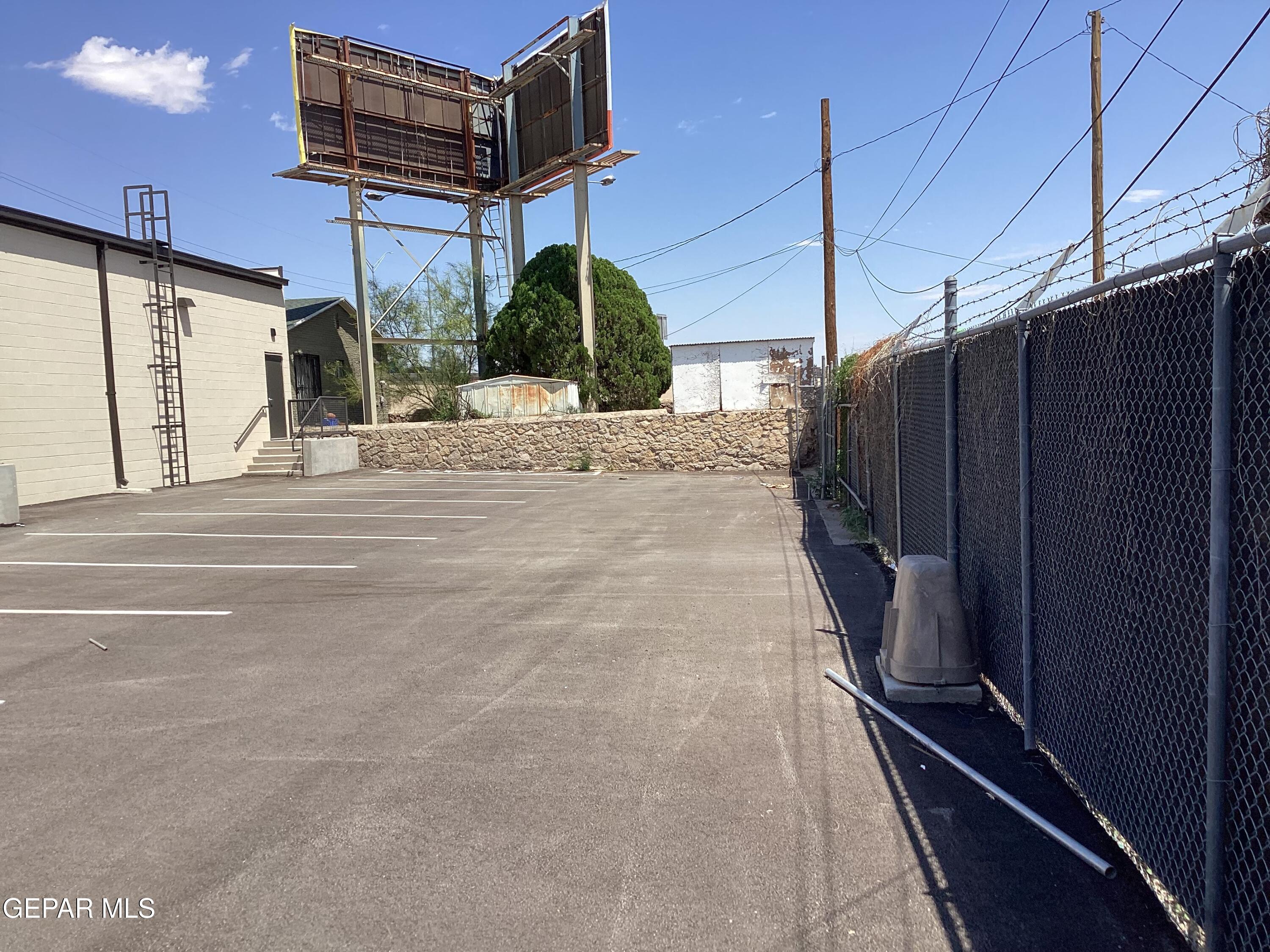 5740 Cleveland Avenue, B Property Photo 13