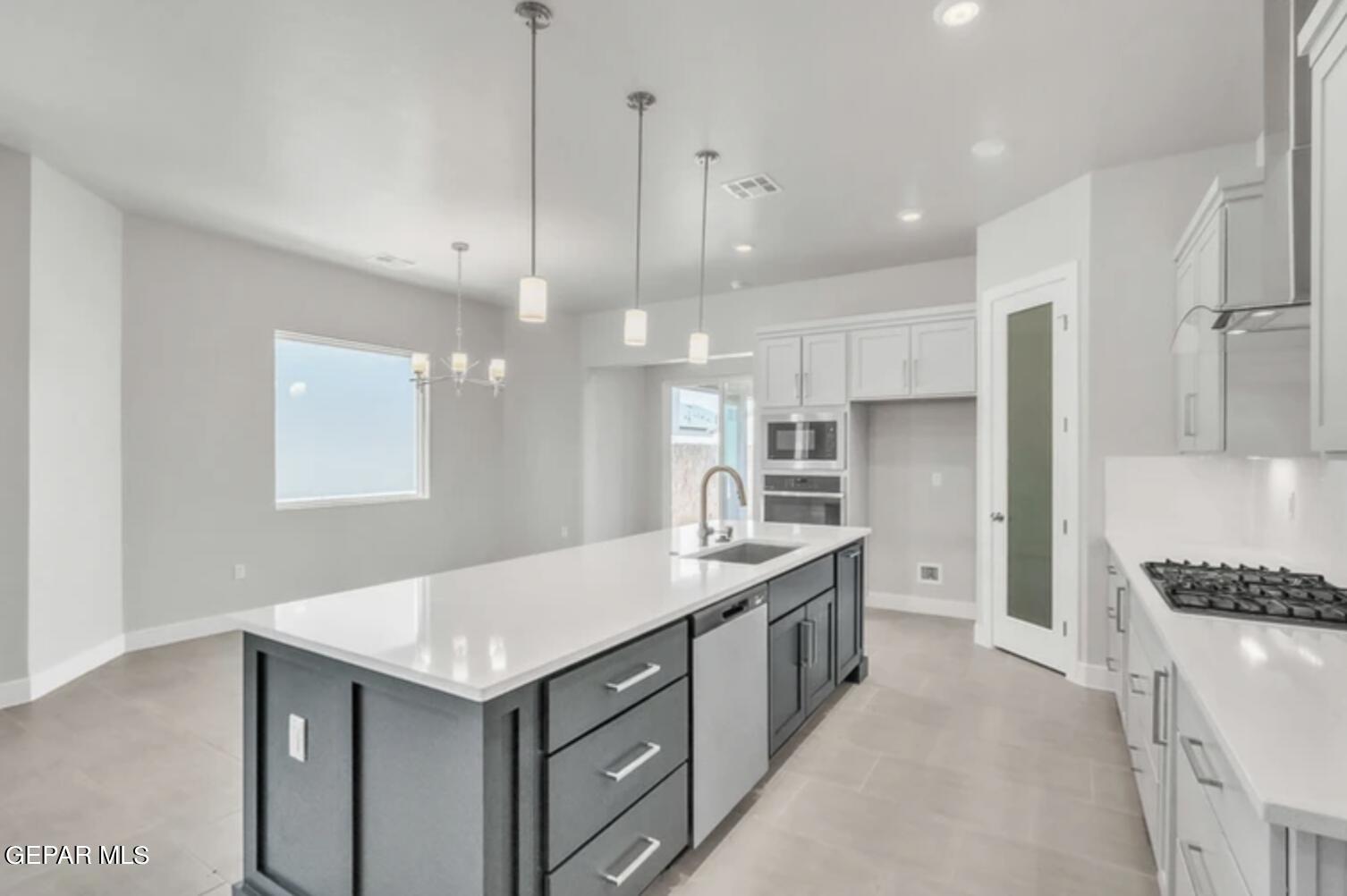 13344 Emerald Glass Drive Property Photo 10