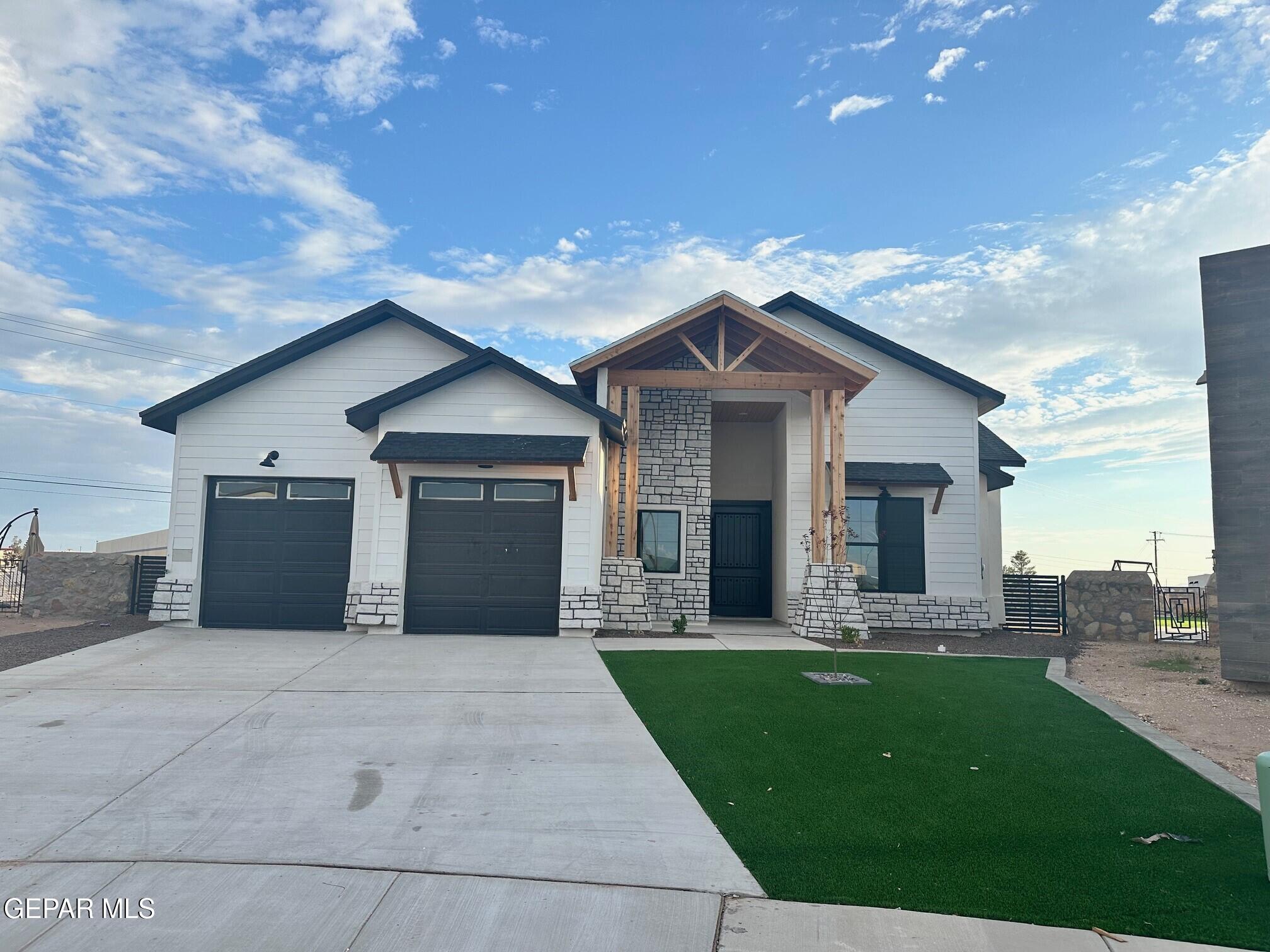 300 Emerald Earth Lane Property Photo 1