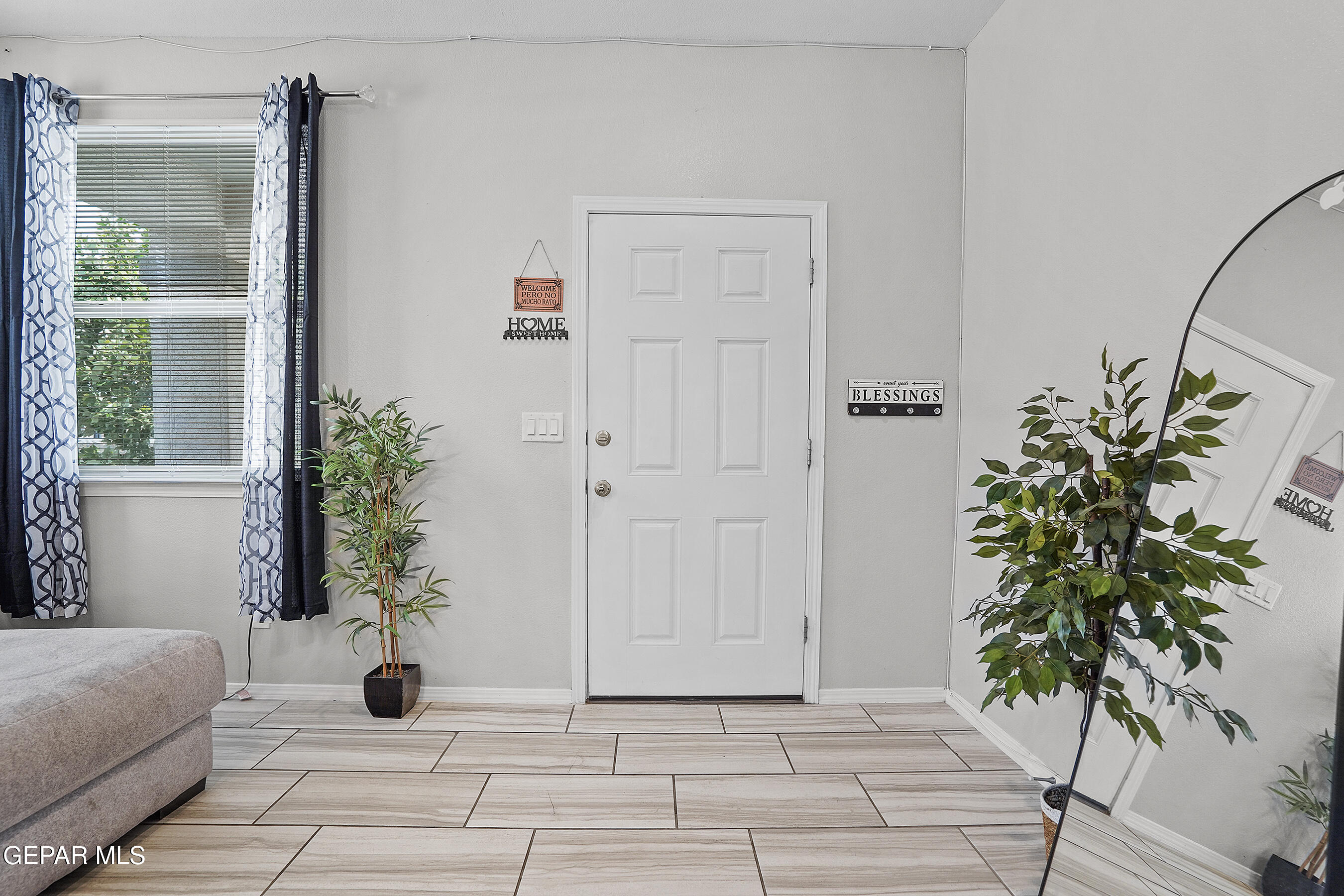 503 Dusk View Street Property Photo 5