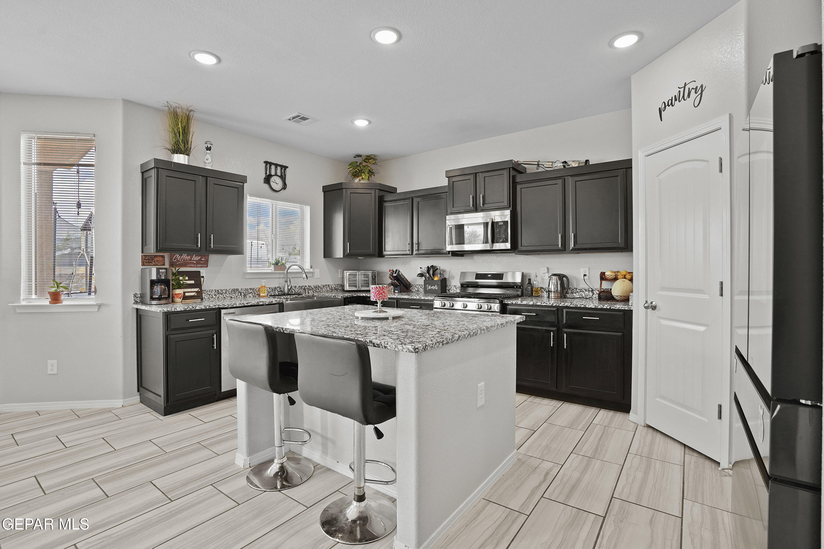 503 Dusk View Street Property Photo 11