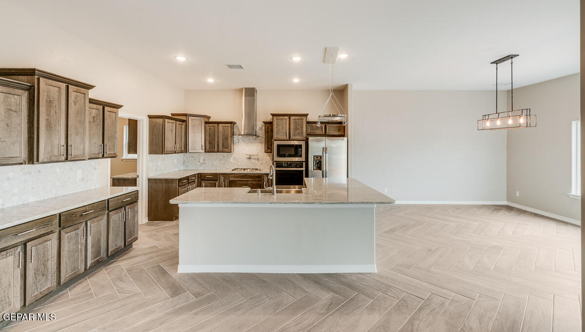 12432 Fill Ball Property Photo 8