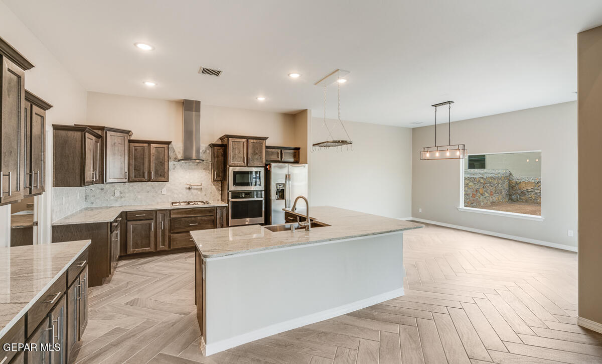 12432 Fill Ball Property Photo 9