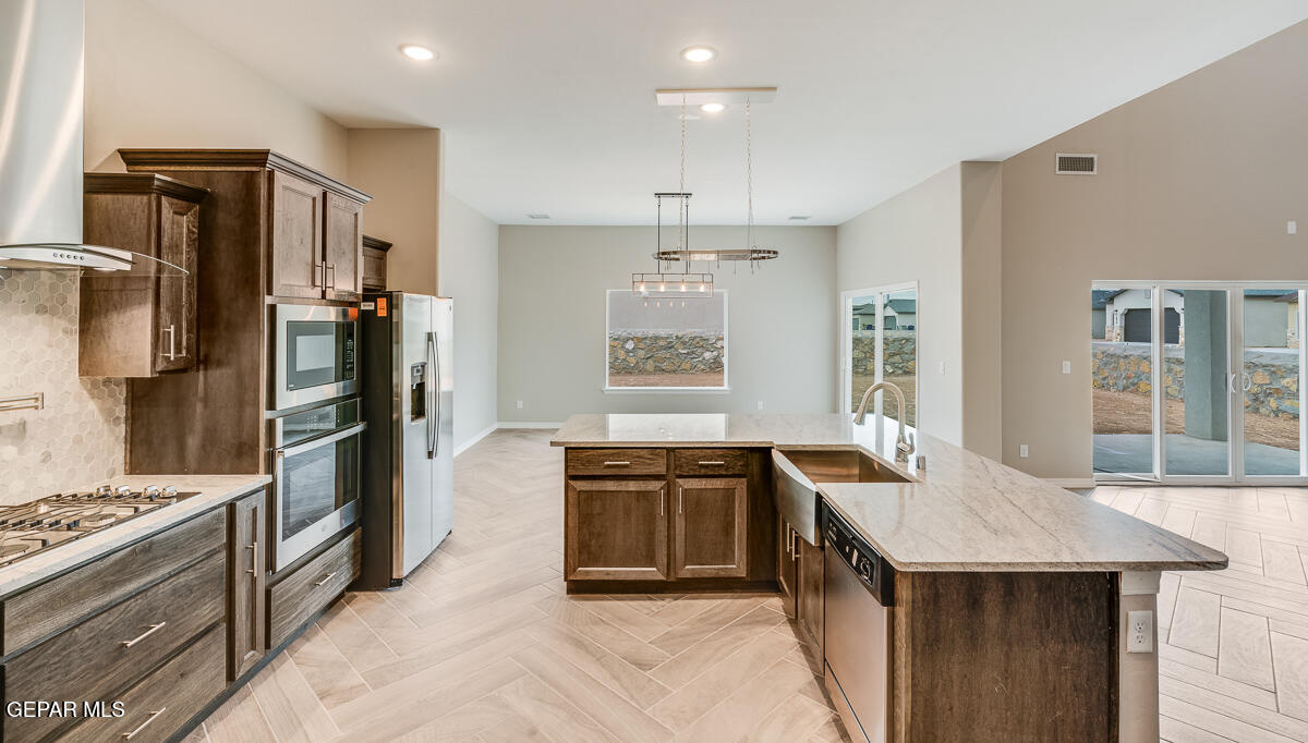 12432 Fill Ball Property Photo 11