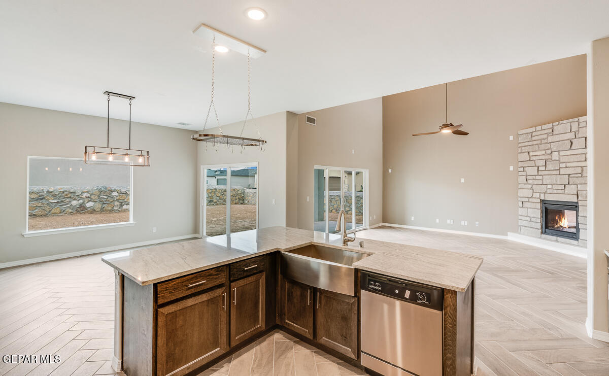 12432 Fill Ball Property Photo 12