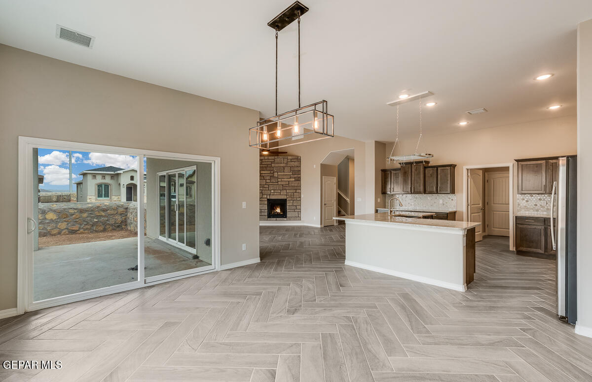 12432 Fill Ball Property Photo 14