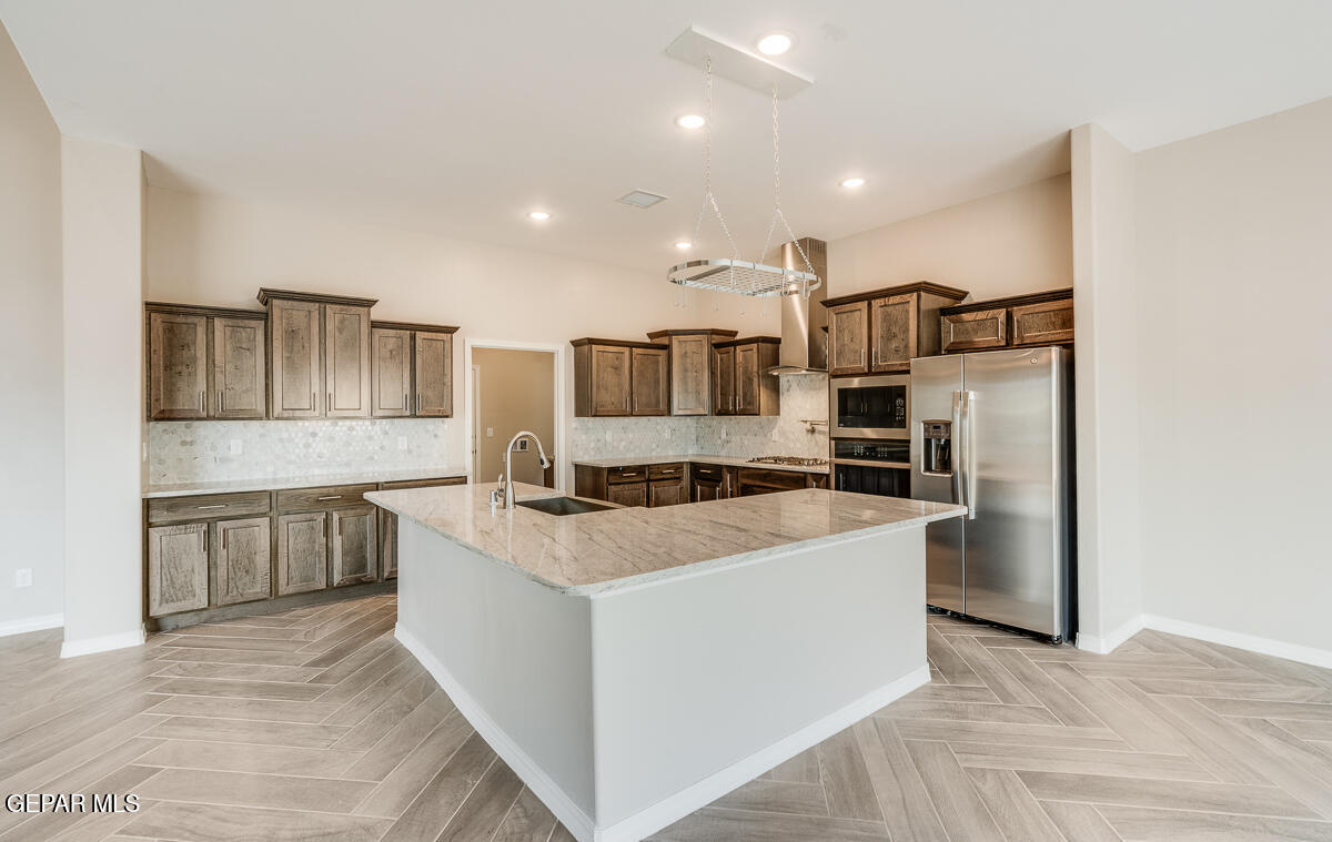 12432 Fill Ball Property Photo 16