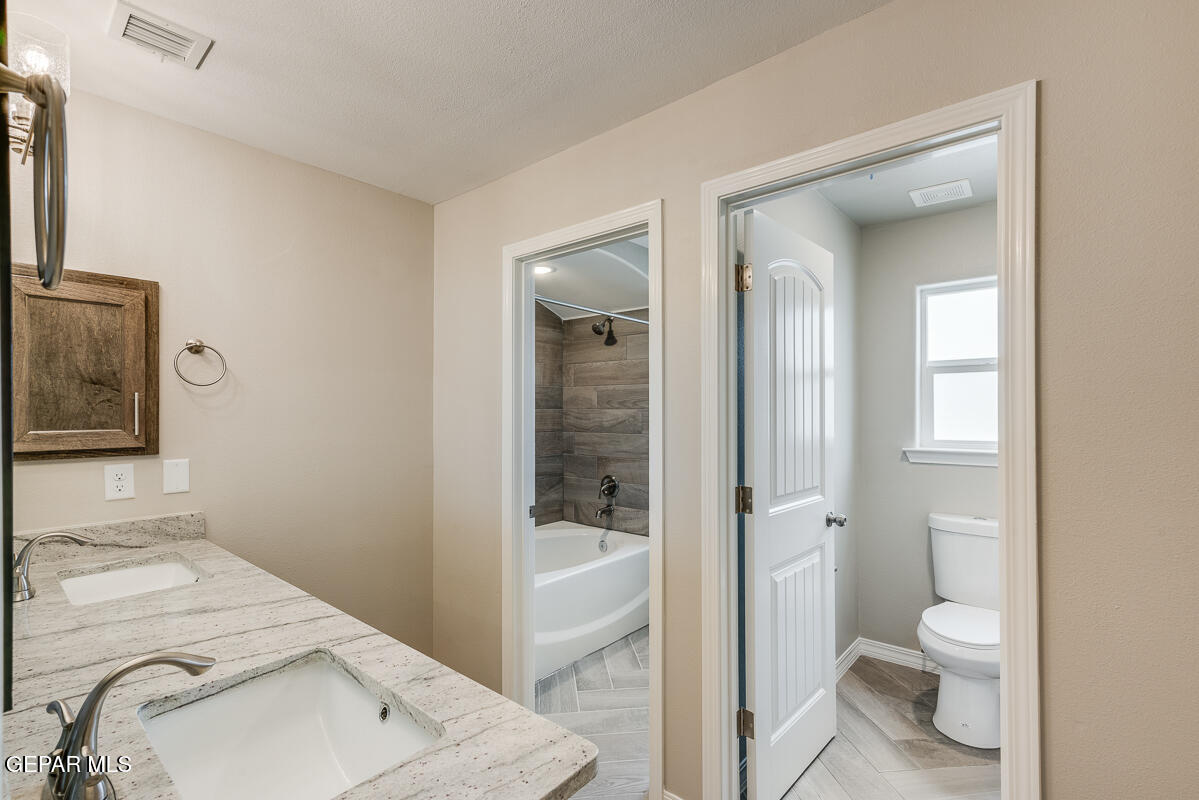 12432 Fill Ball Property Photo 23
