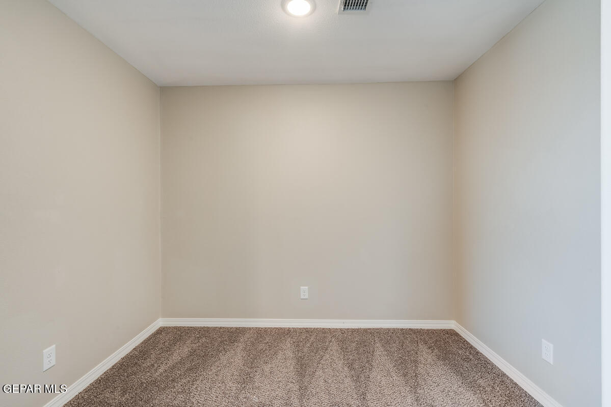 12432 Fill Ball Property Photo 32