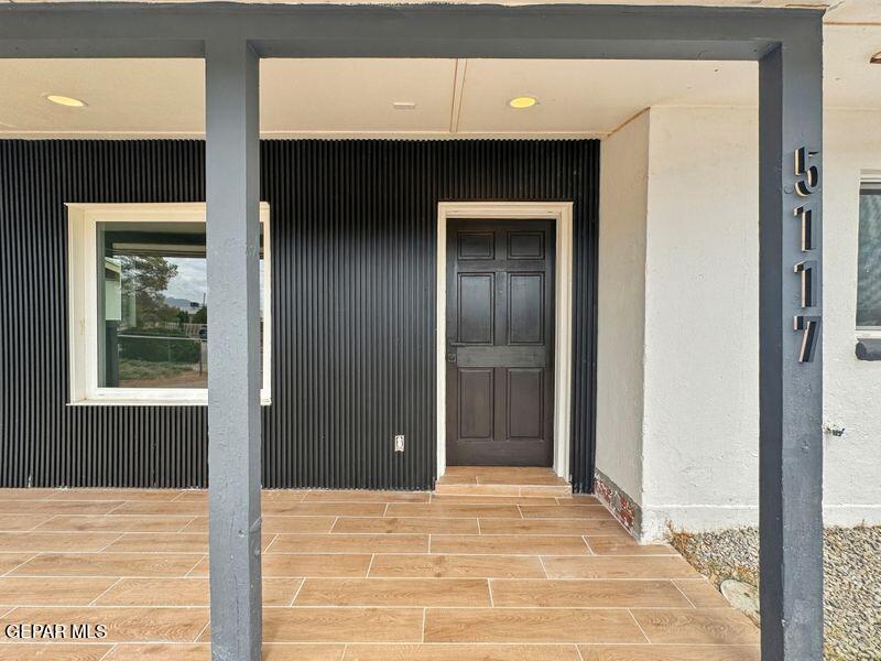 5117 Peacock Lane Property Photo 4