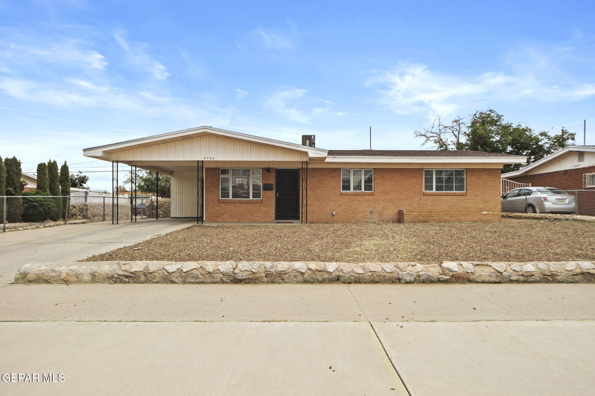 2736 Dunoon Drive