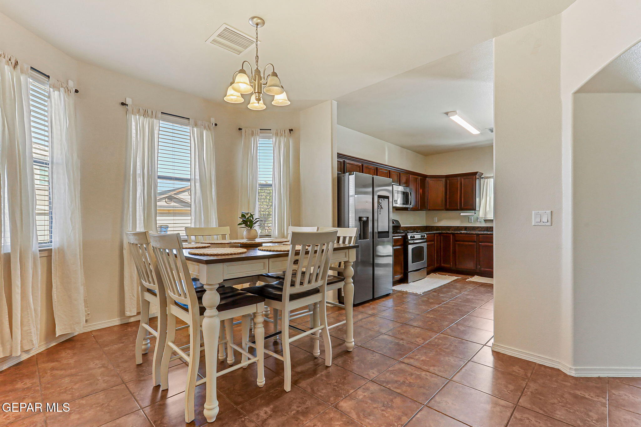 5040 Copper Ranch Avenue Property Photo 4