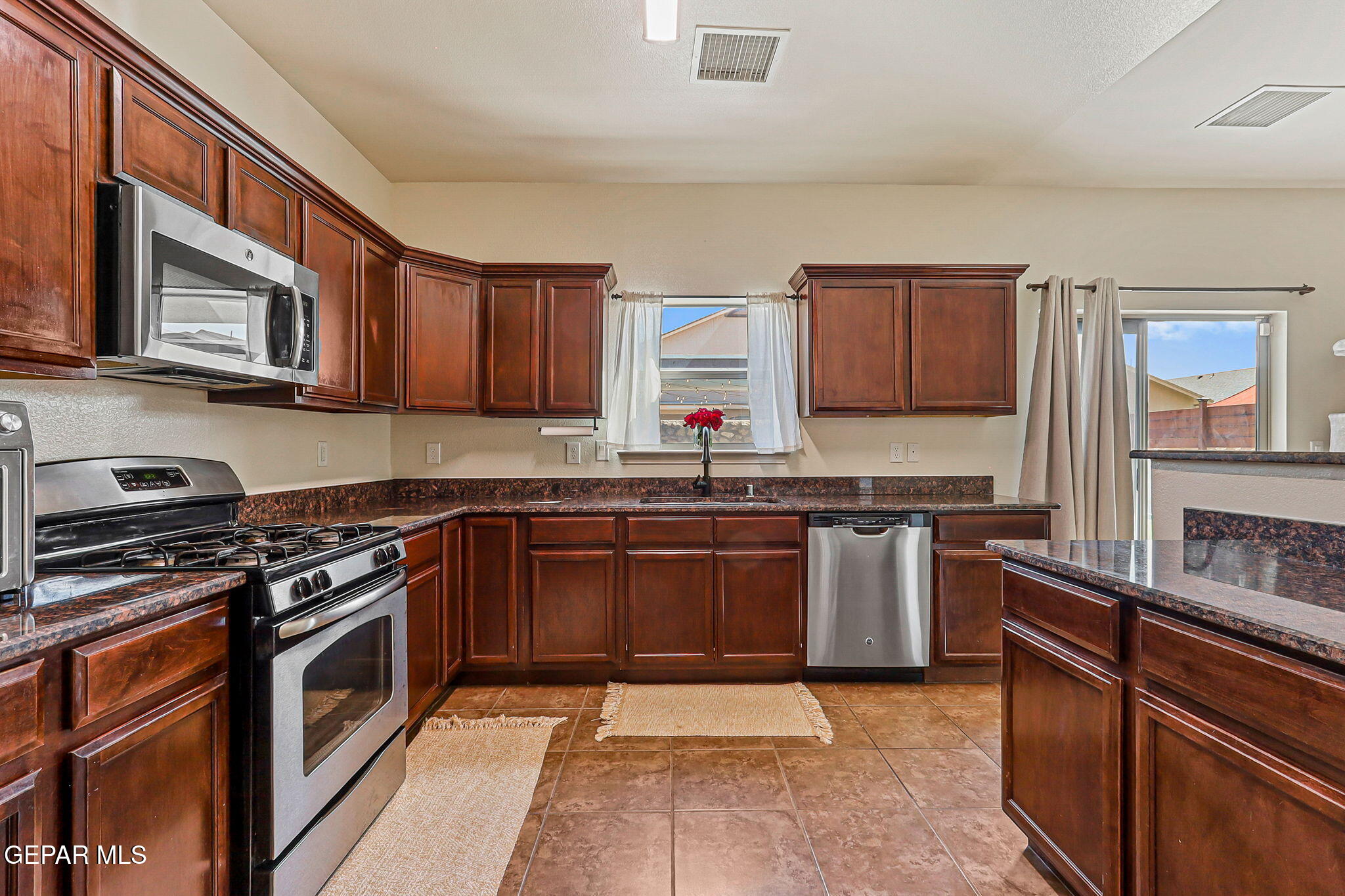 5040 Copper Ranch Avenue Property Photo 6