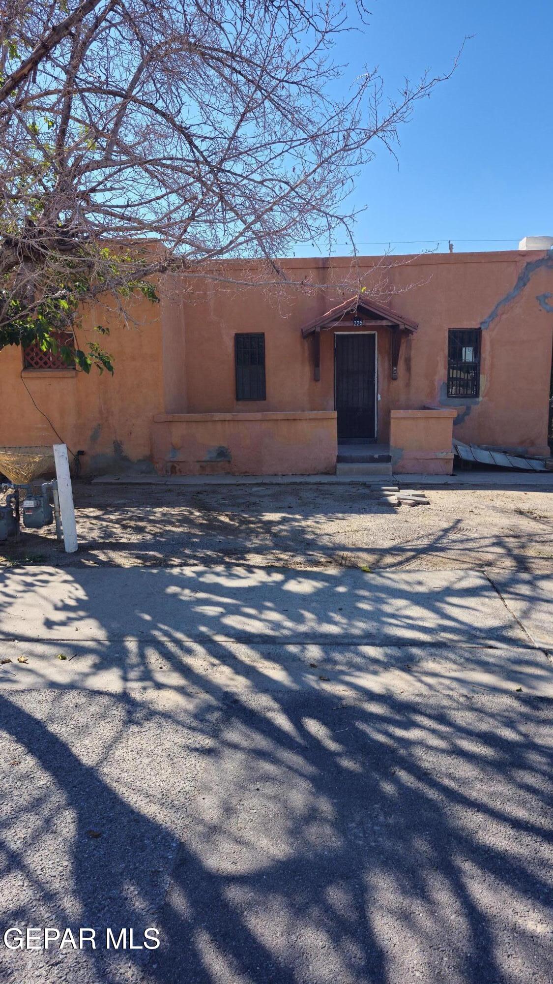 225 N Valencia Place Property Photo 1