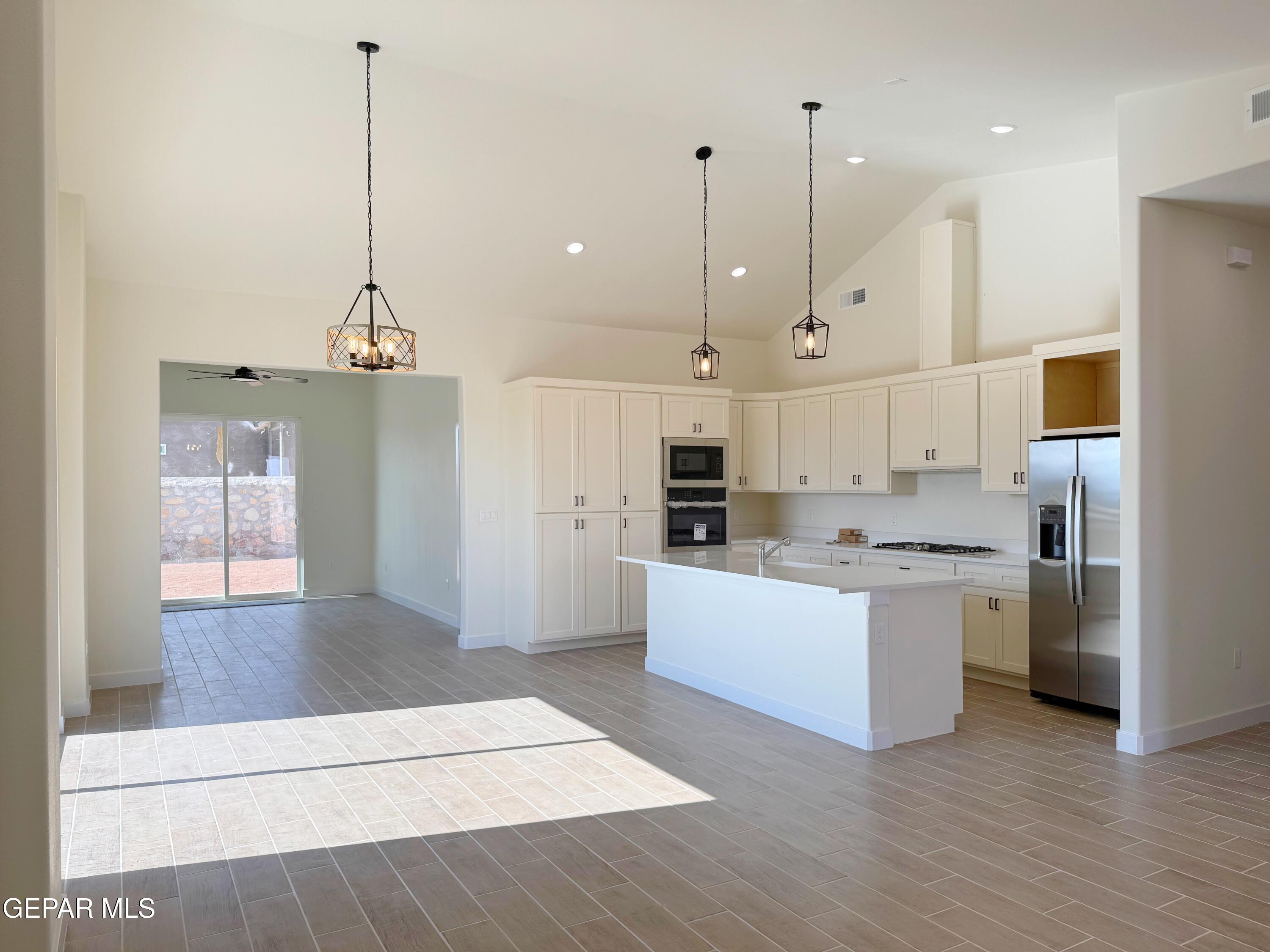 12324 Anson Mills Way Property Photo 3