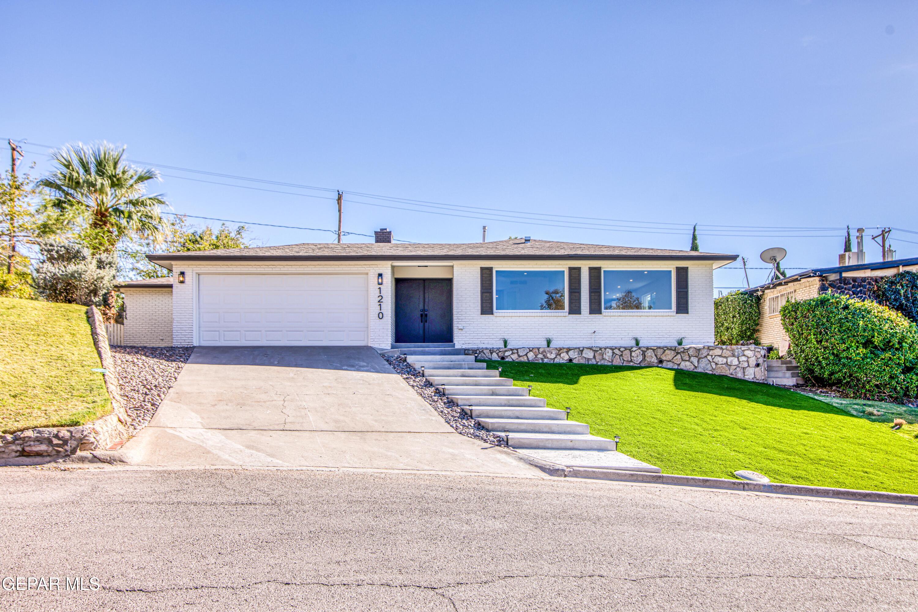 1210 La Cruz Drive Property Photo 1