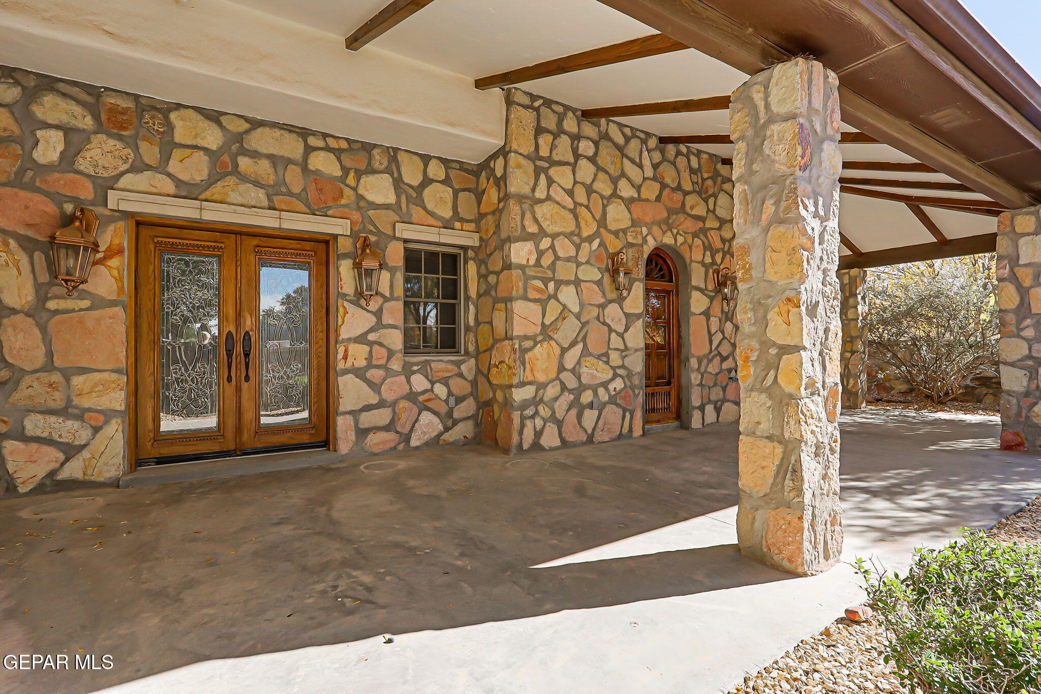 5540 Westside Drive Property Photo 1