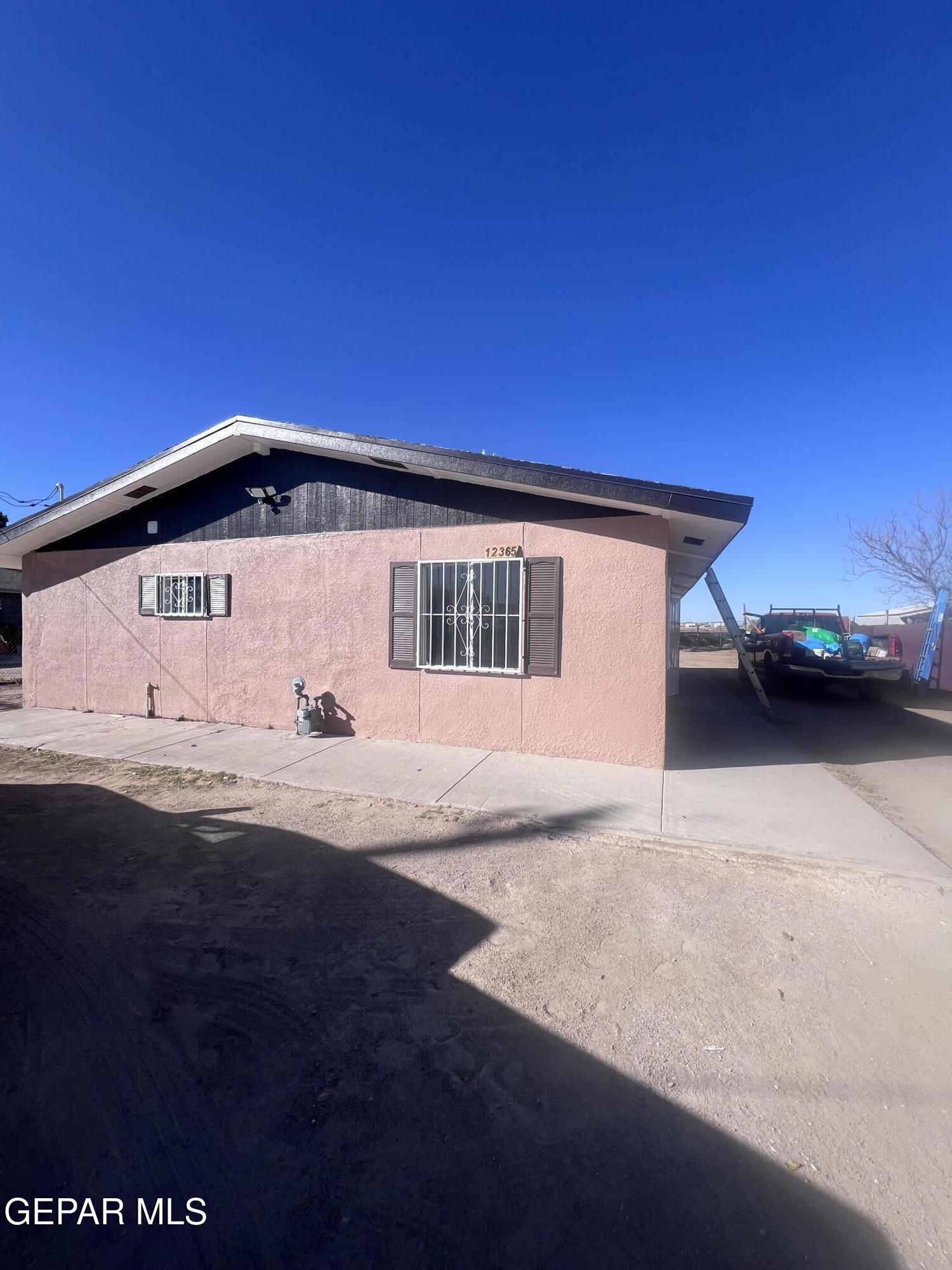 12365 Stubbs Drive Property Photo 1