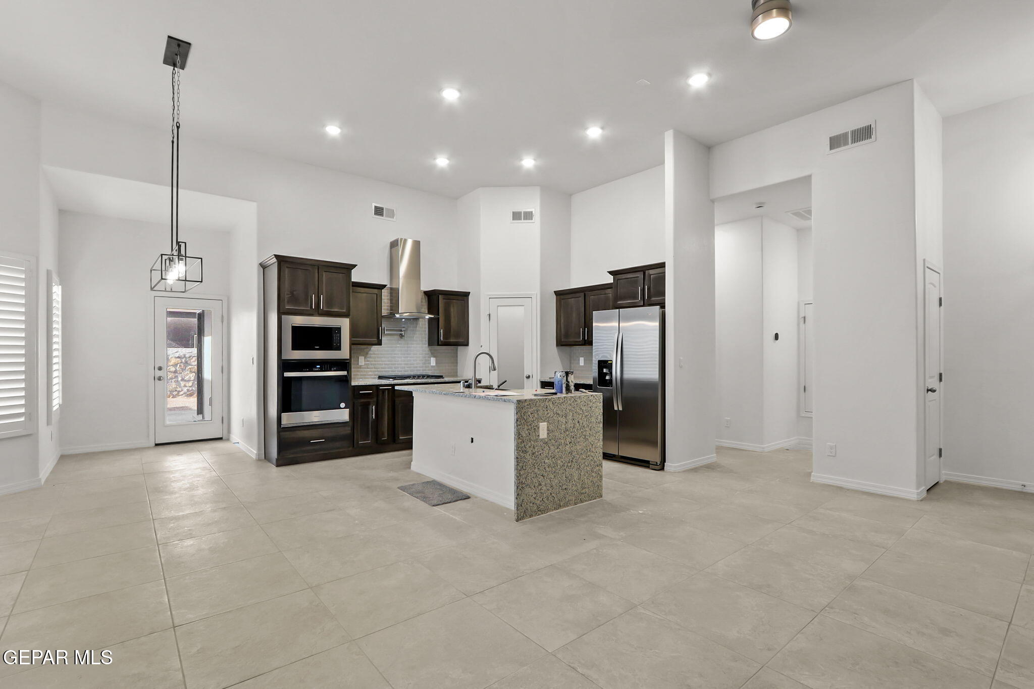 6044 Fall Ridge Property Photo 5