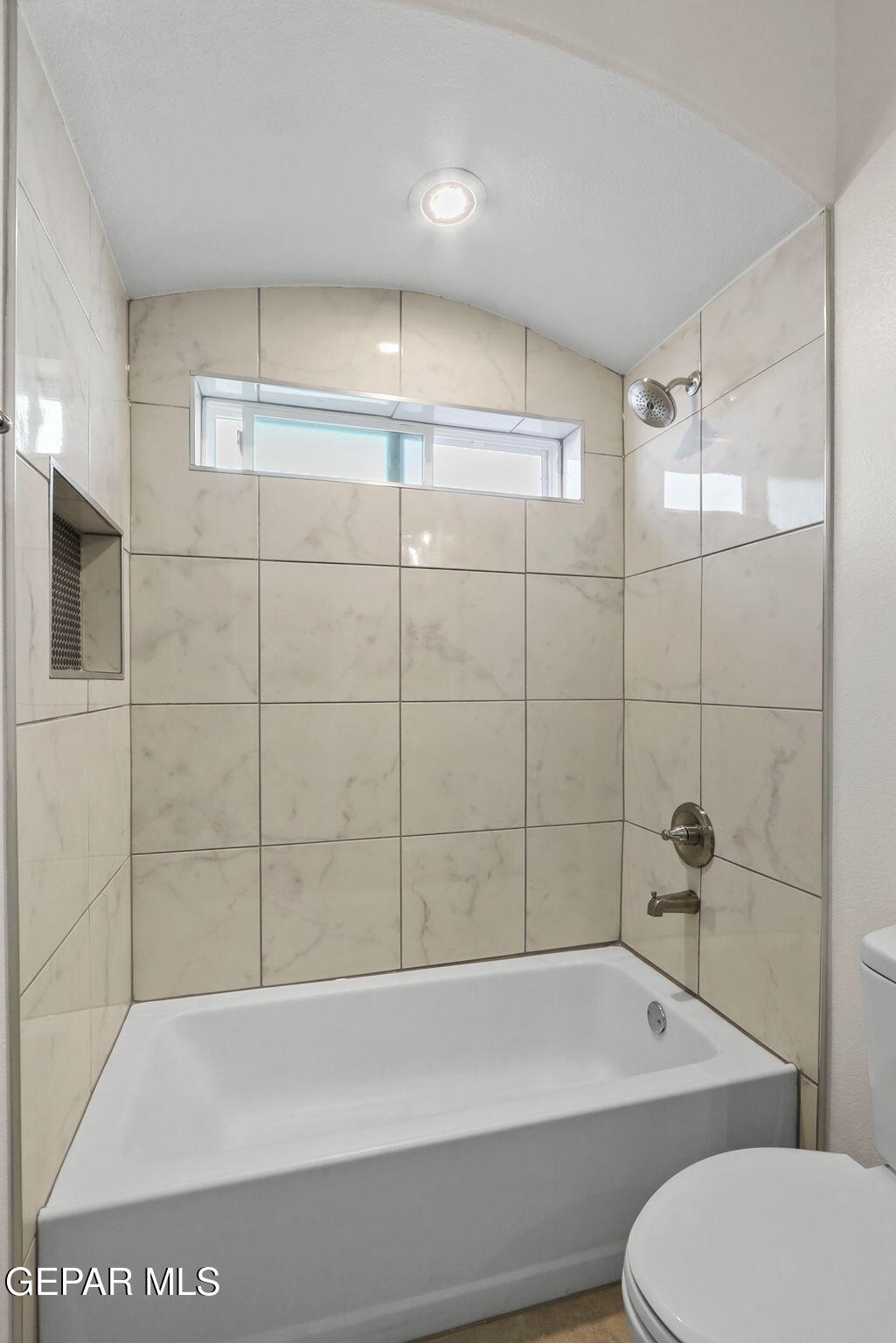 6044 Fall Ridge Property Photo 8