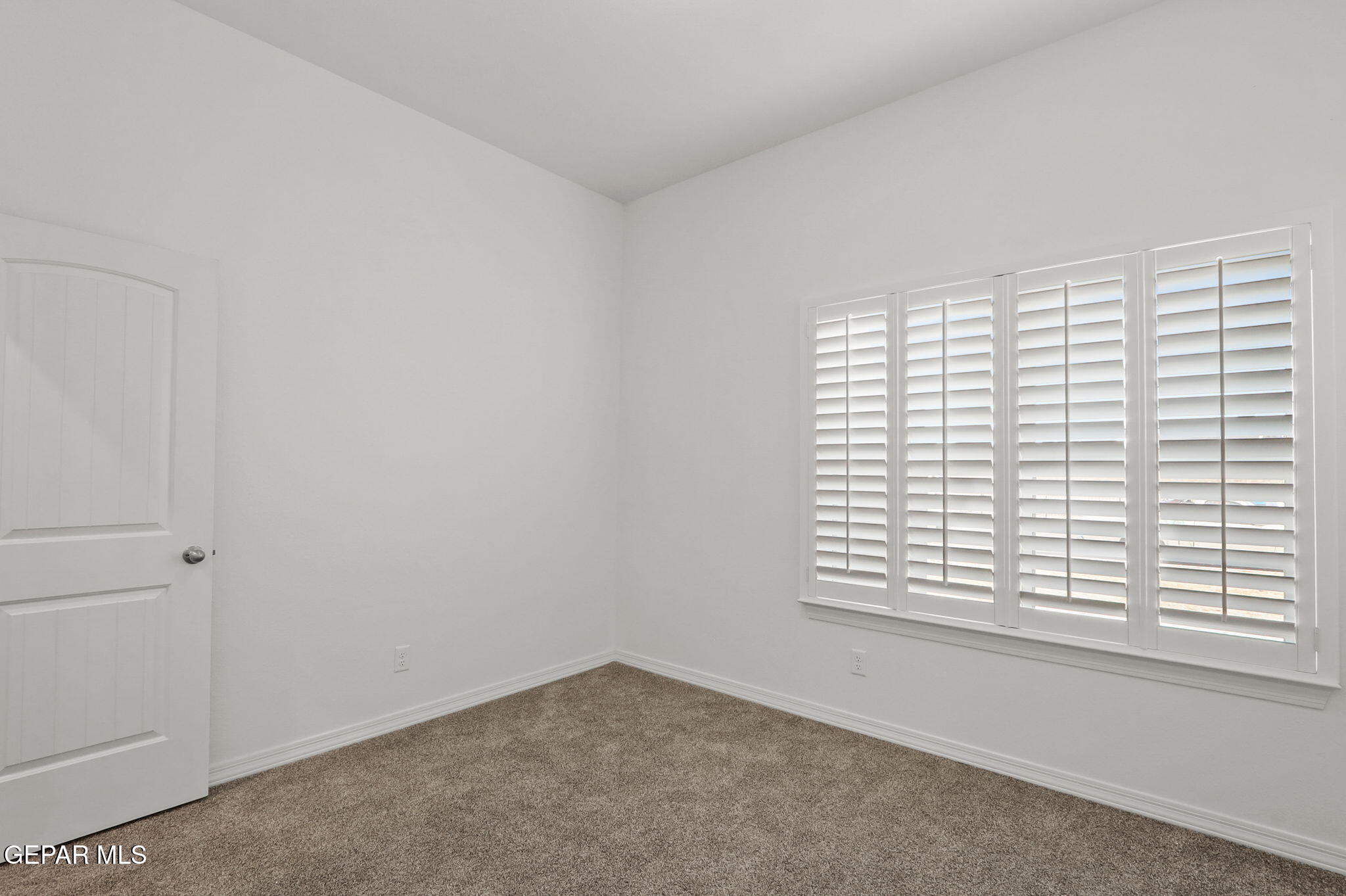 6044 Fall Ridge Property Photo 10