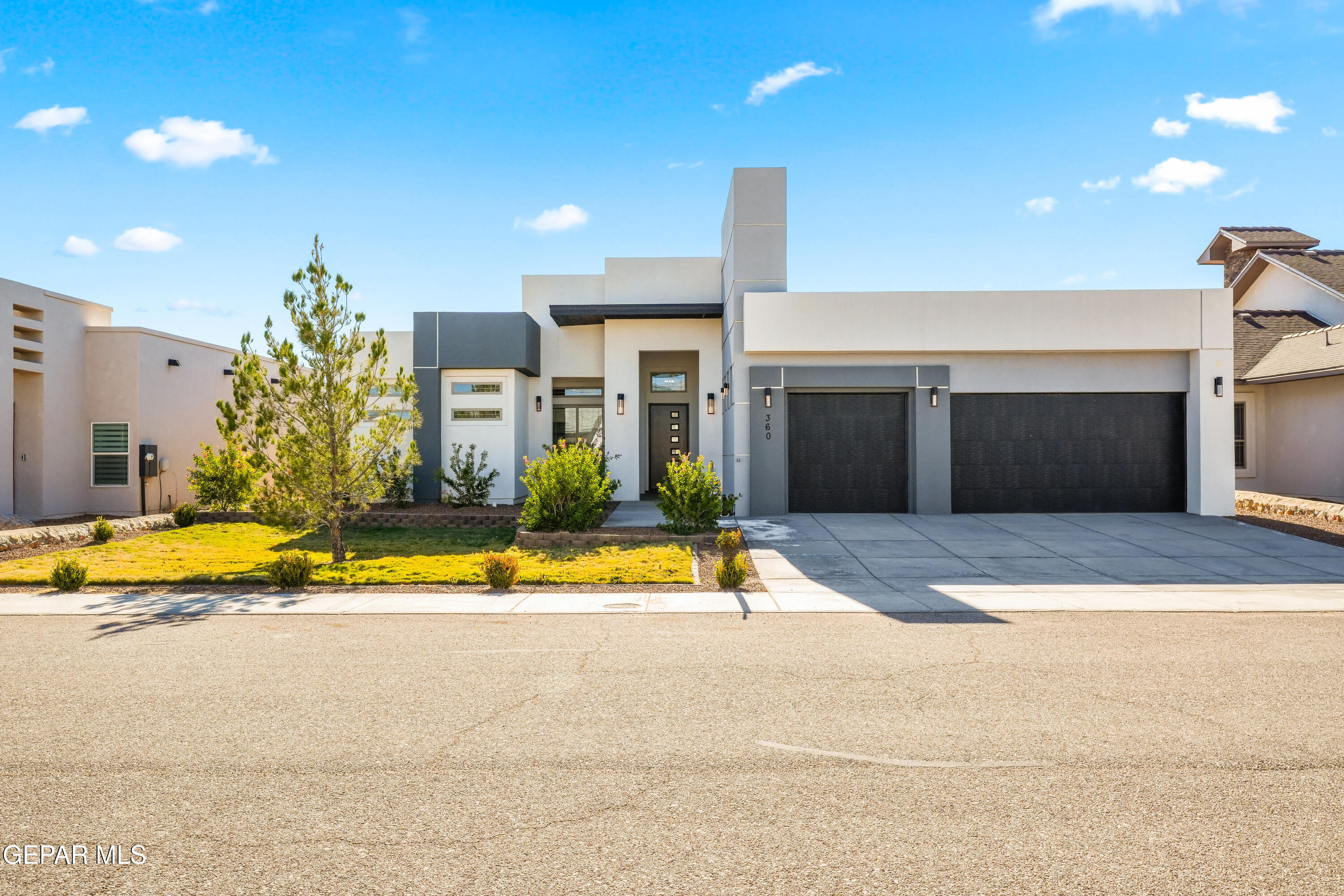 360 RIO DE JAZMIN Circle Property Photo 1