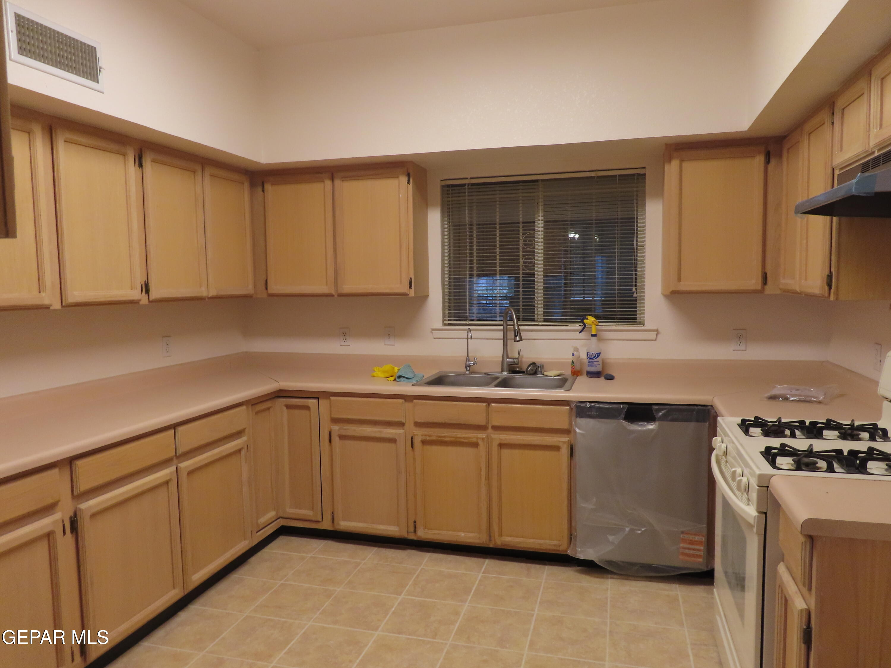 2210 Radford Street Property Photo 7