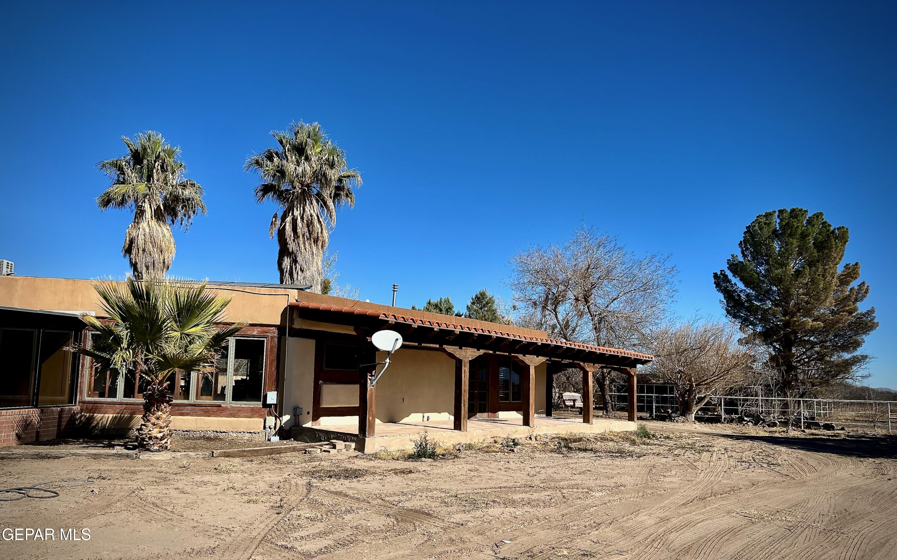 1095 Little Road Property Photo 1