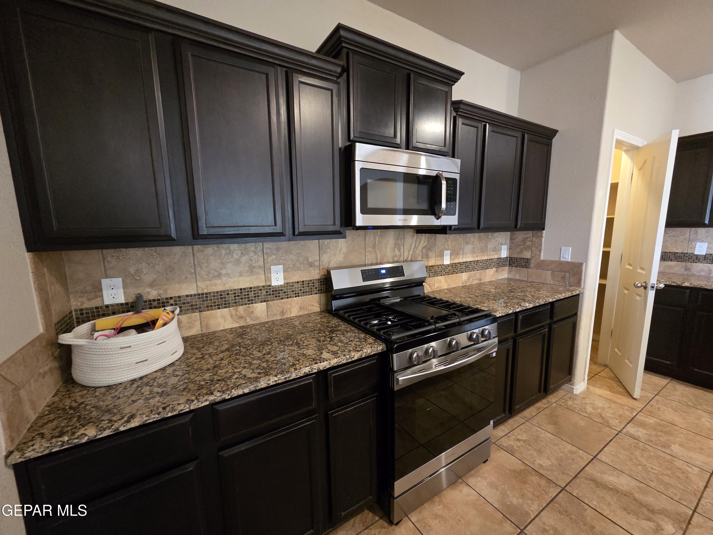 7417 Red Cedar Drive Property Photo 12