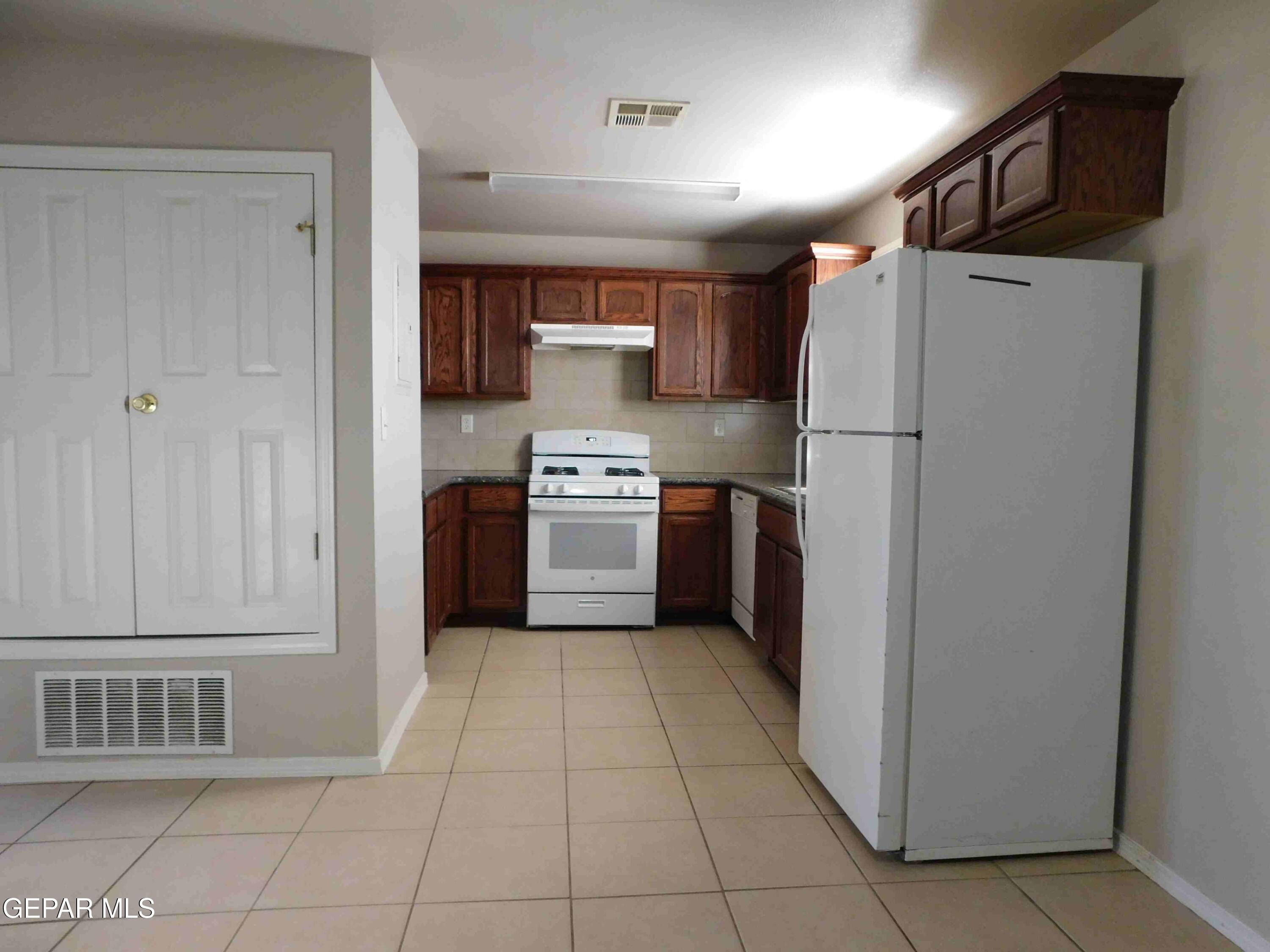 10021 Railroad Drive 303 Property Photo 7
