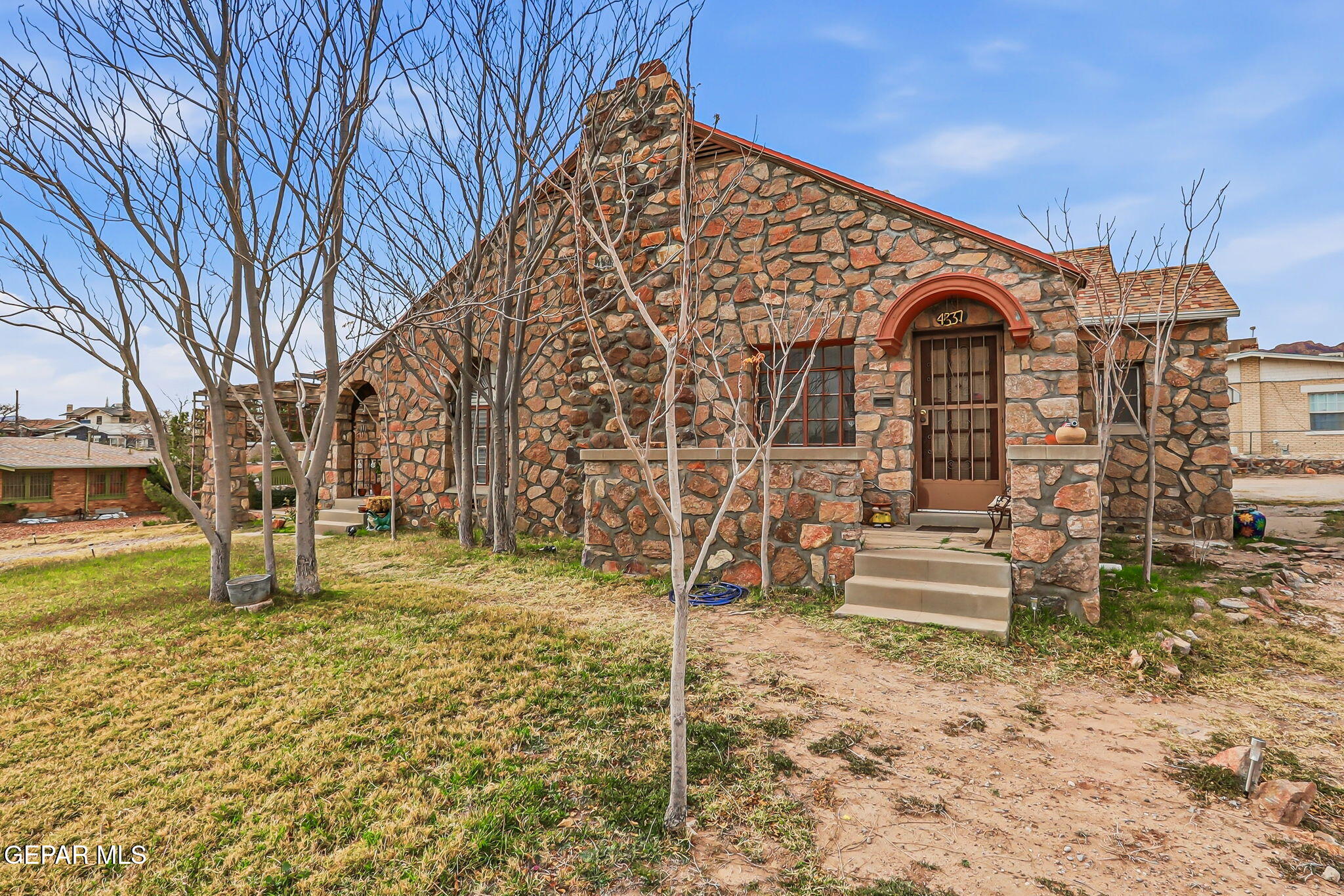 4333 Pershing Drive Property Photo 1