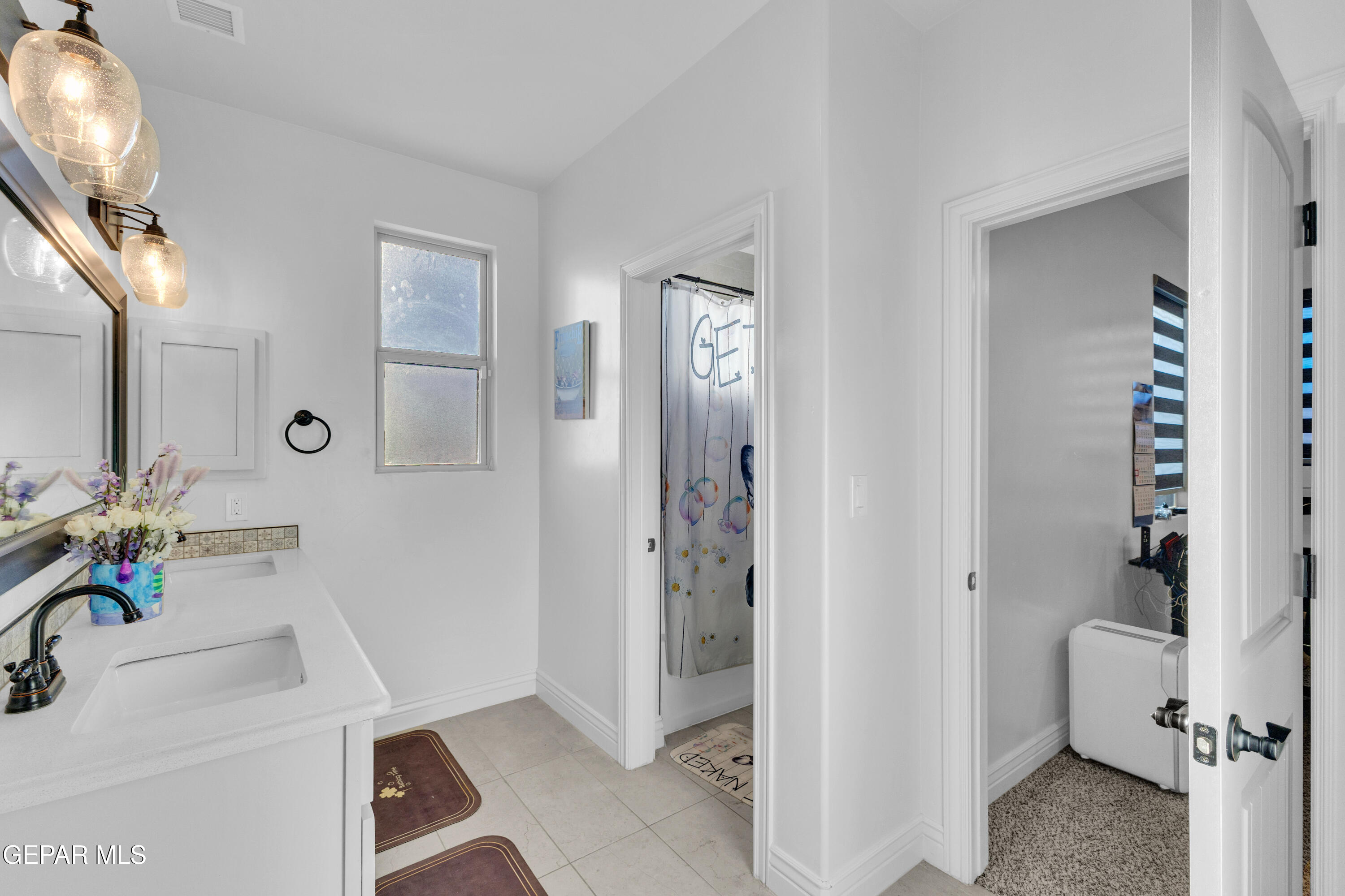 12400 Freshwater Drive Property Photo 34