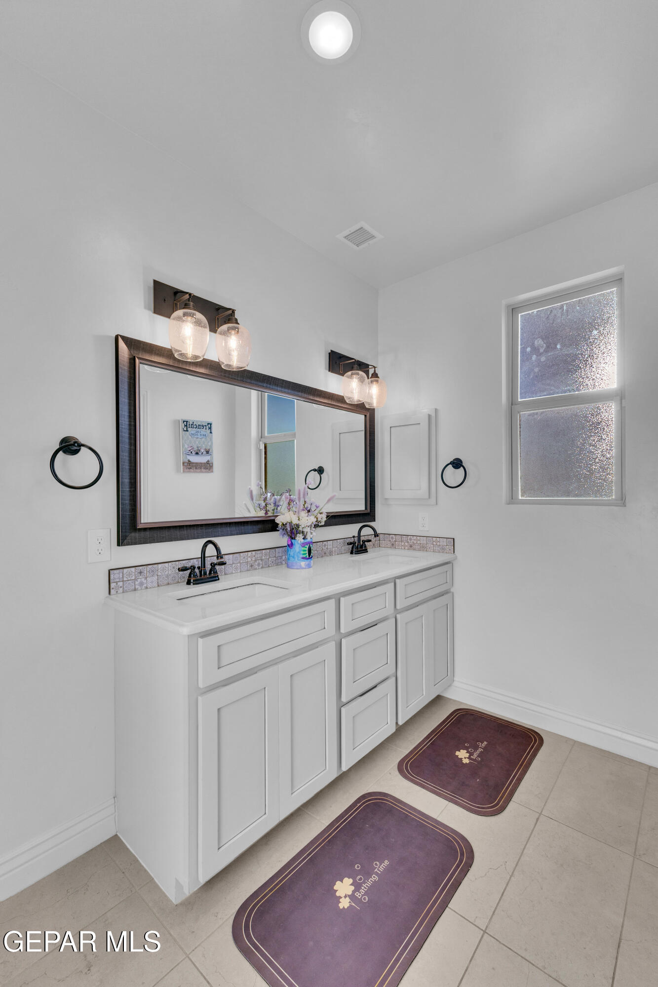 12400 Freshwater Drive Property Photo 36
