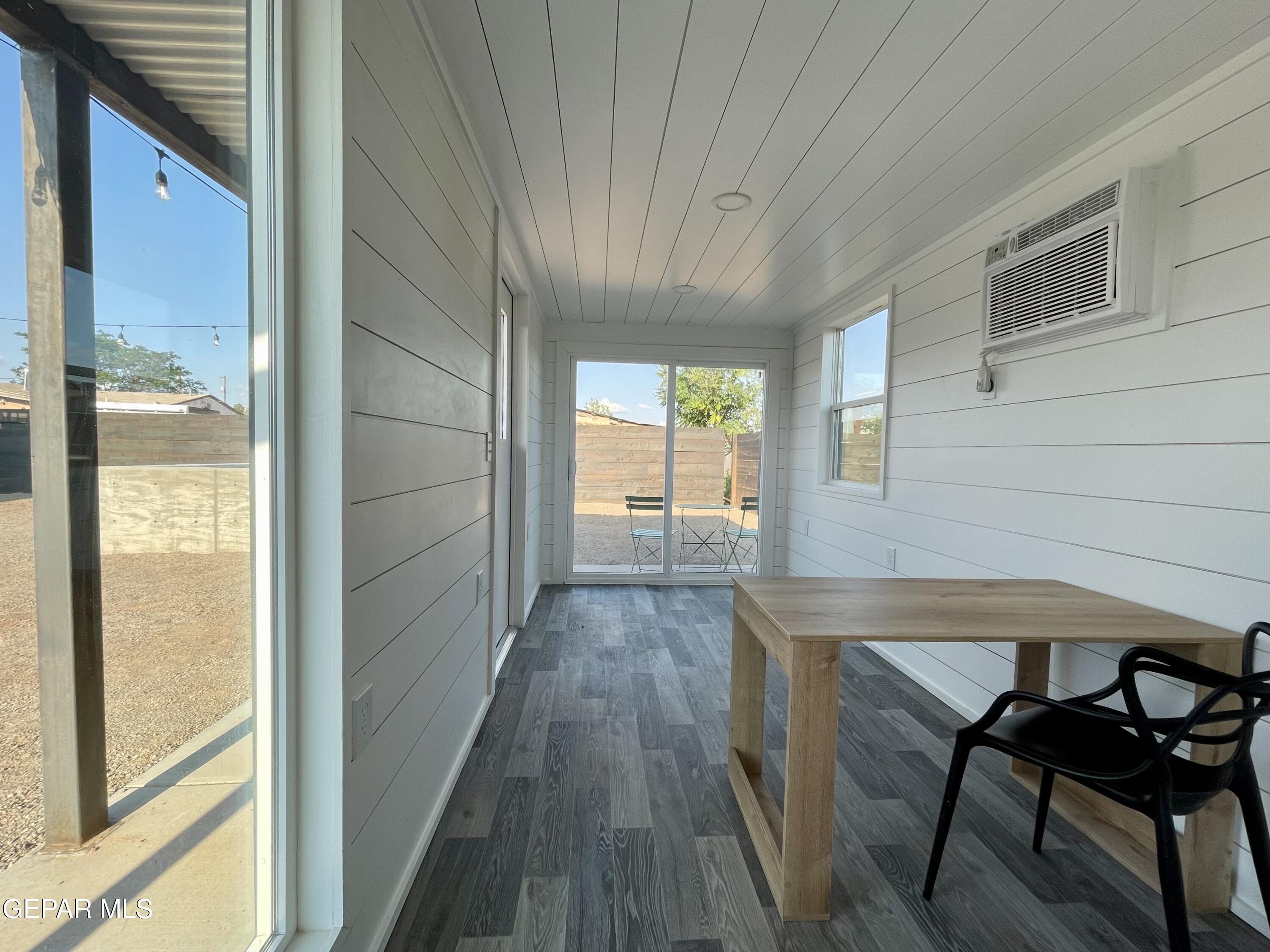 502 E Galveston Street Property Photo 4