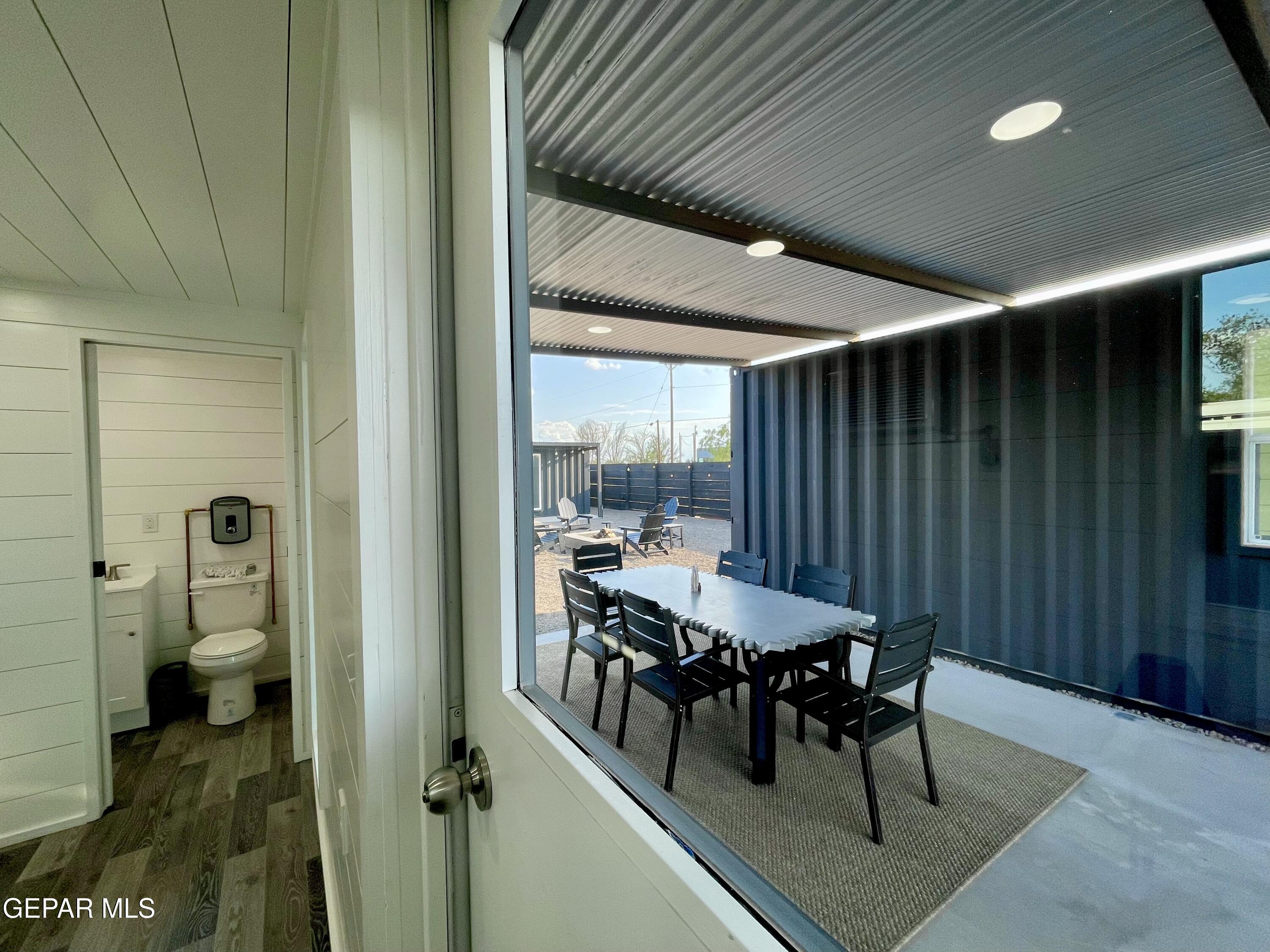 502 E Galveston Street Property Photo 6