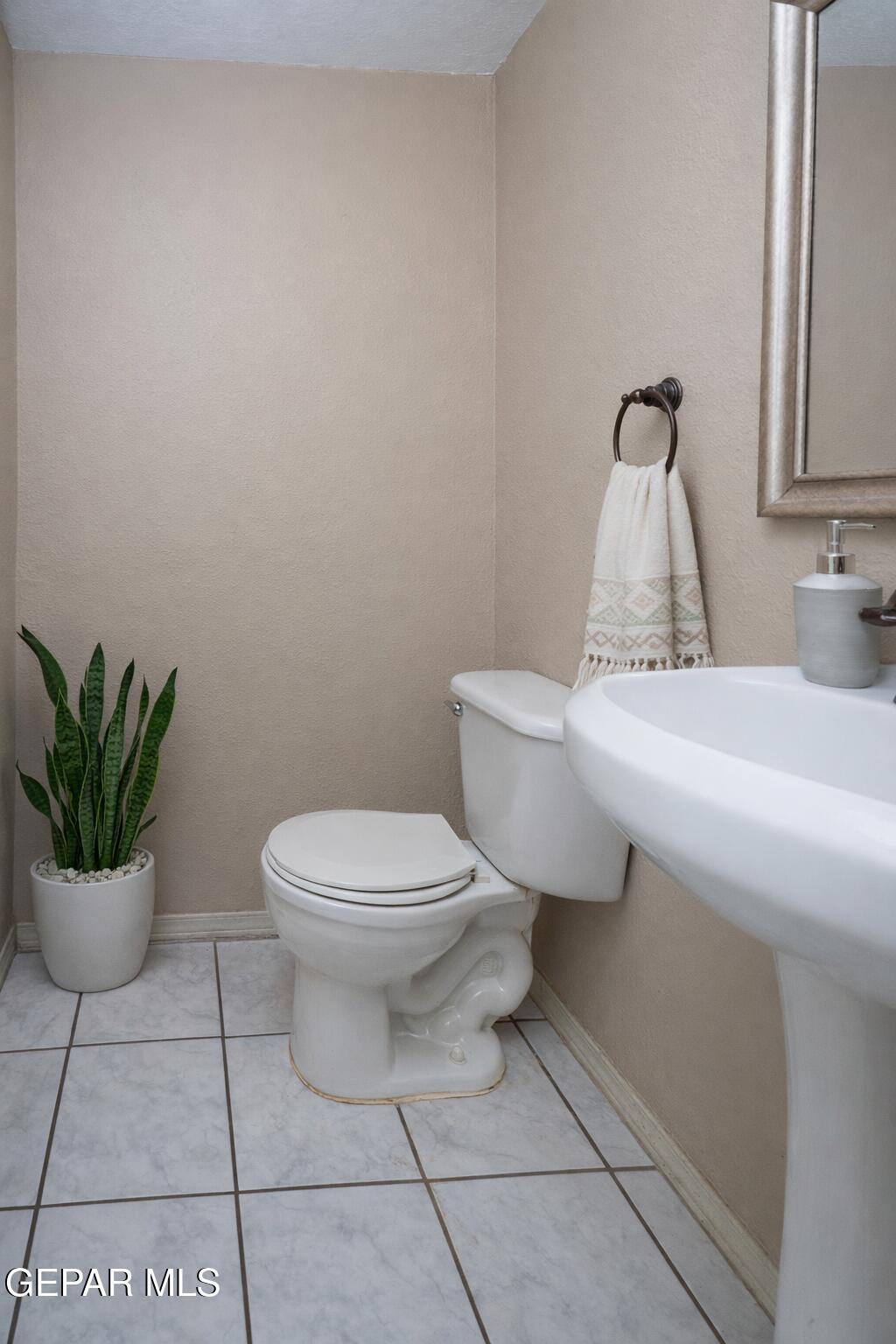 253 Northbrook Court Property Photo 9